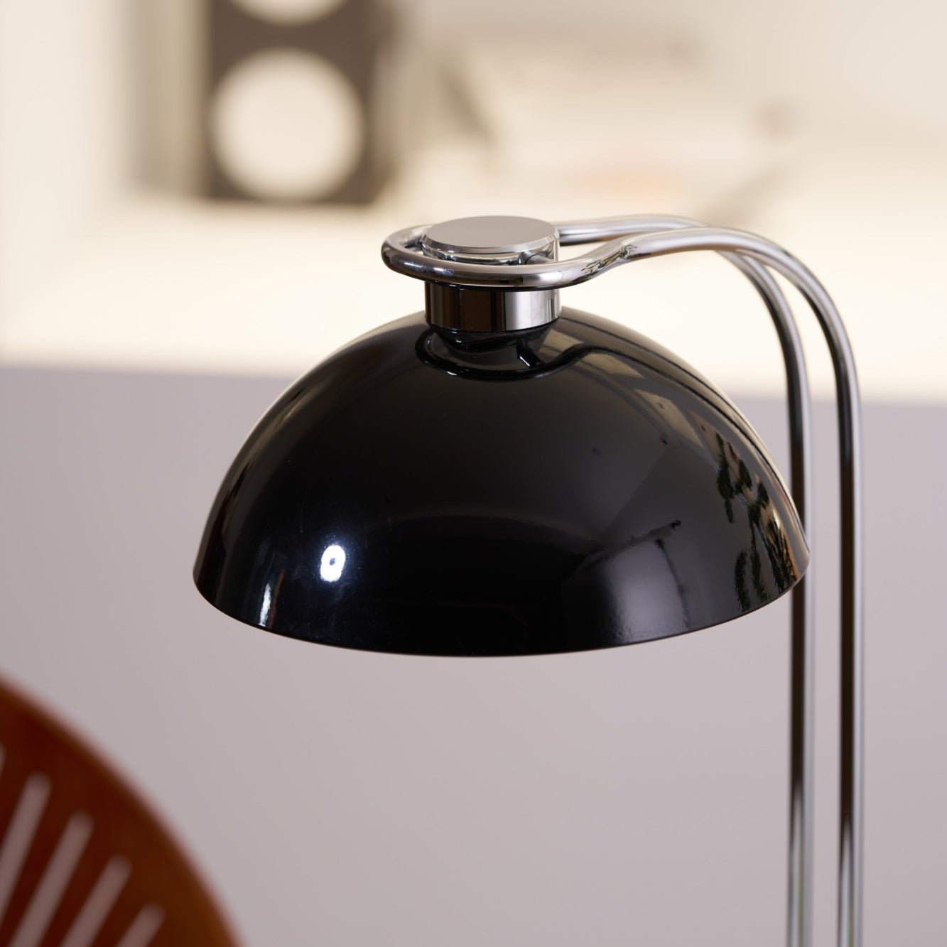 Neo Contemporary Acrylic Table lamp-Neutral Decor