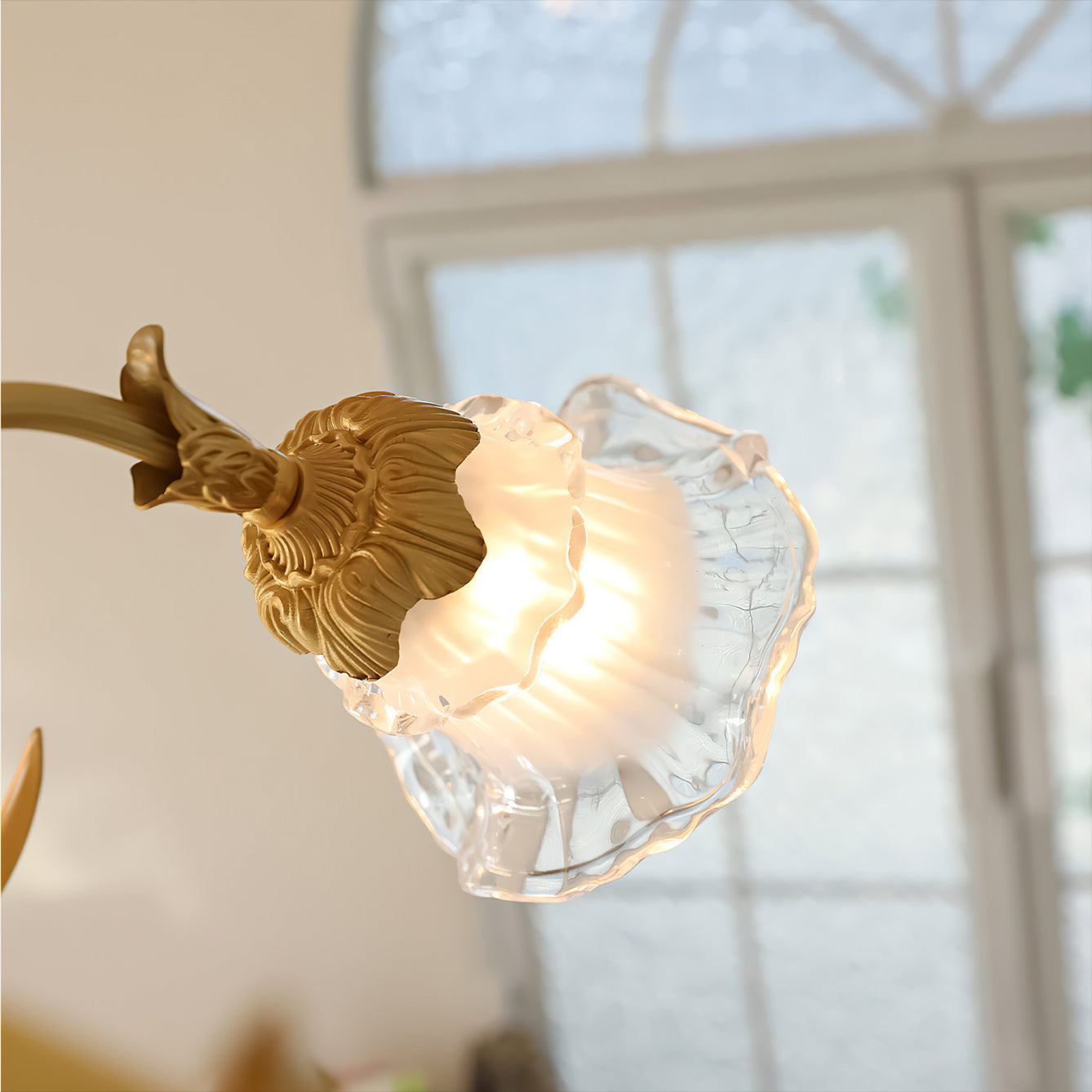 Side profile of the 8-light Dore Flower Chandelier.