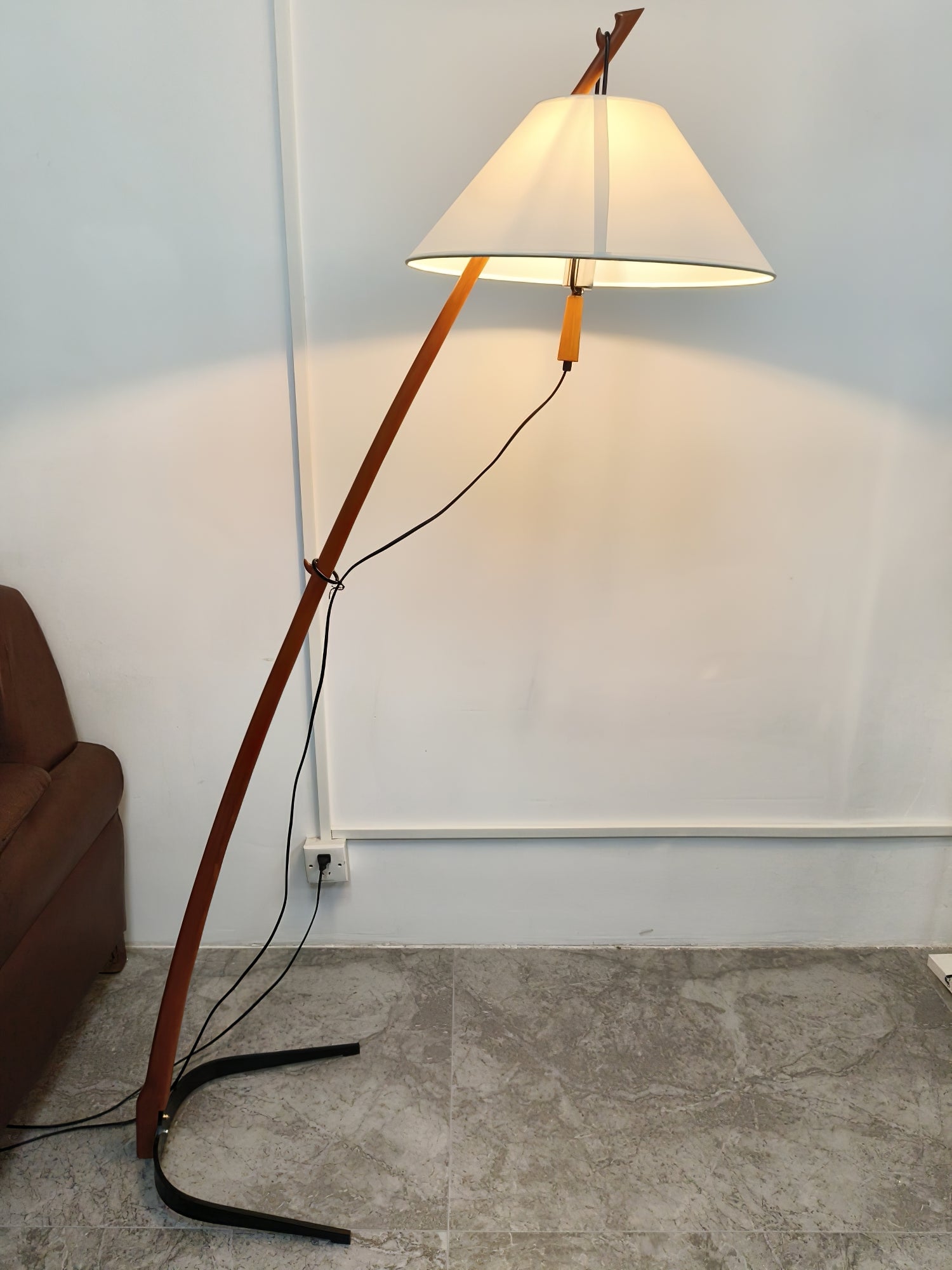 Irigen Arc Floor Lamp-Neutral Decor