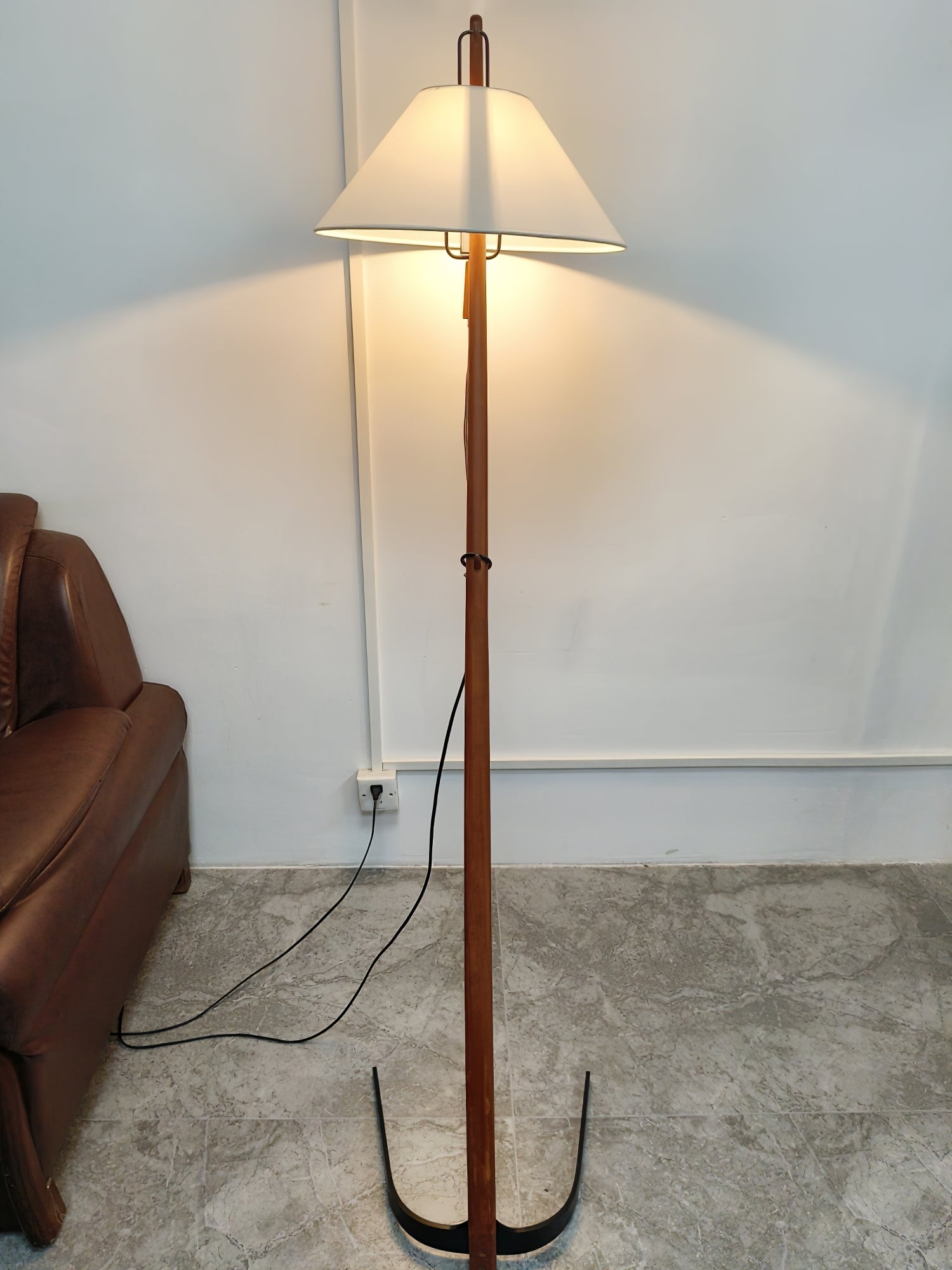 Irigen Arc Floor Lamp-Neutral Decor
