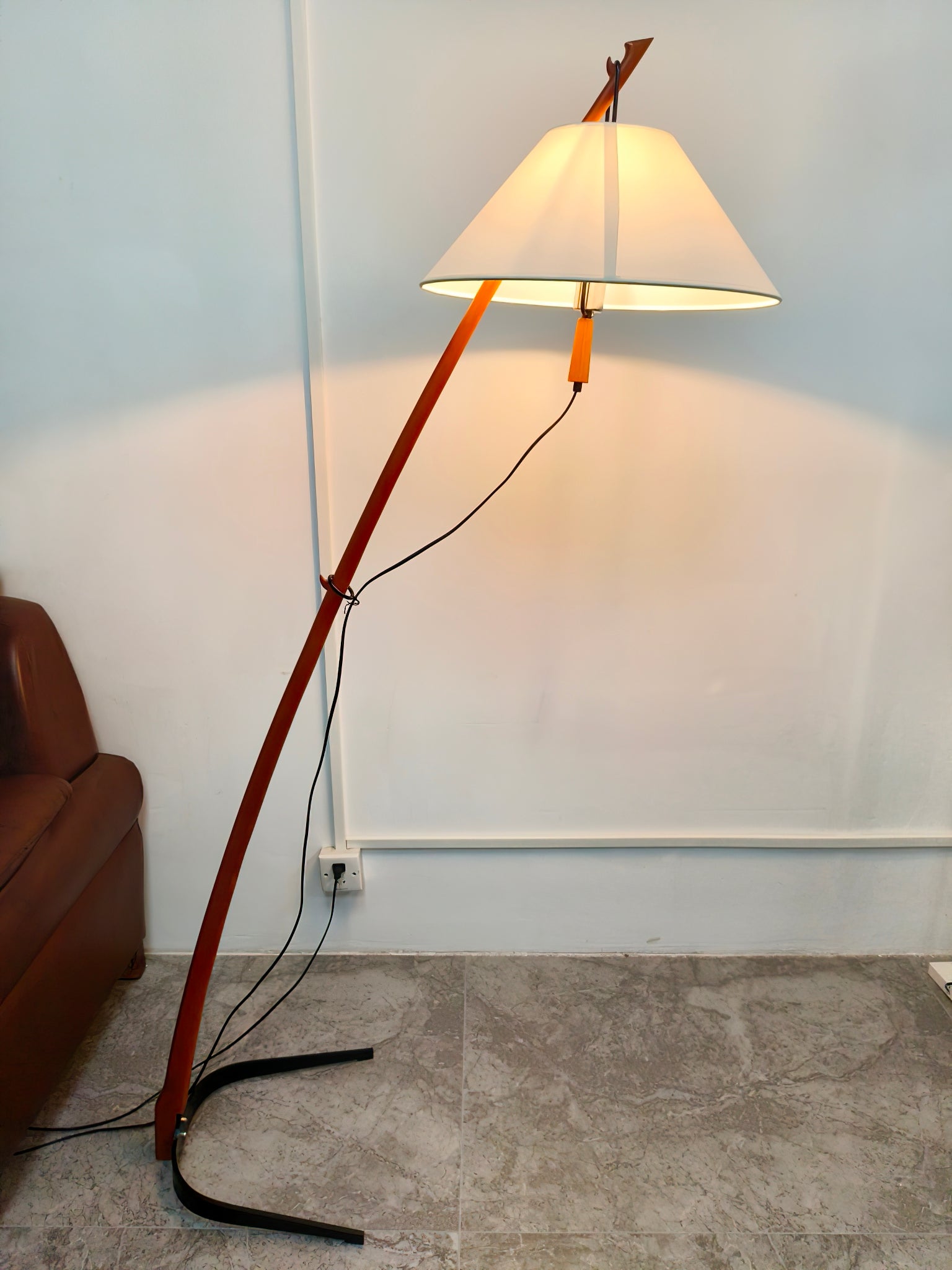 Irigen Arc Floor Lamp-Neutral Decor