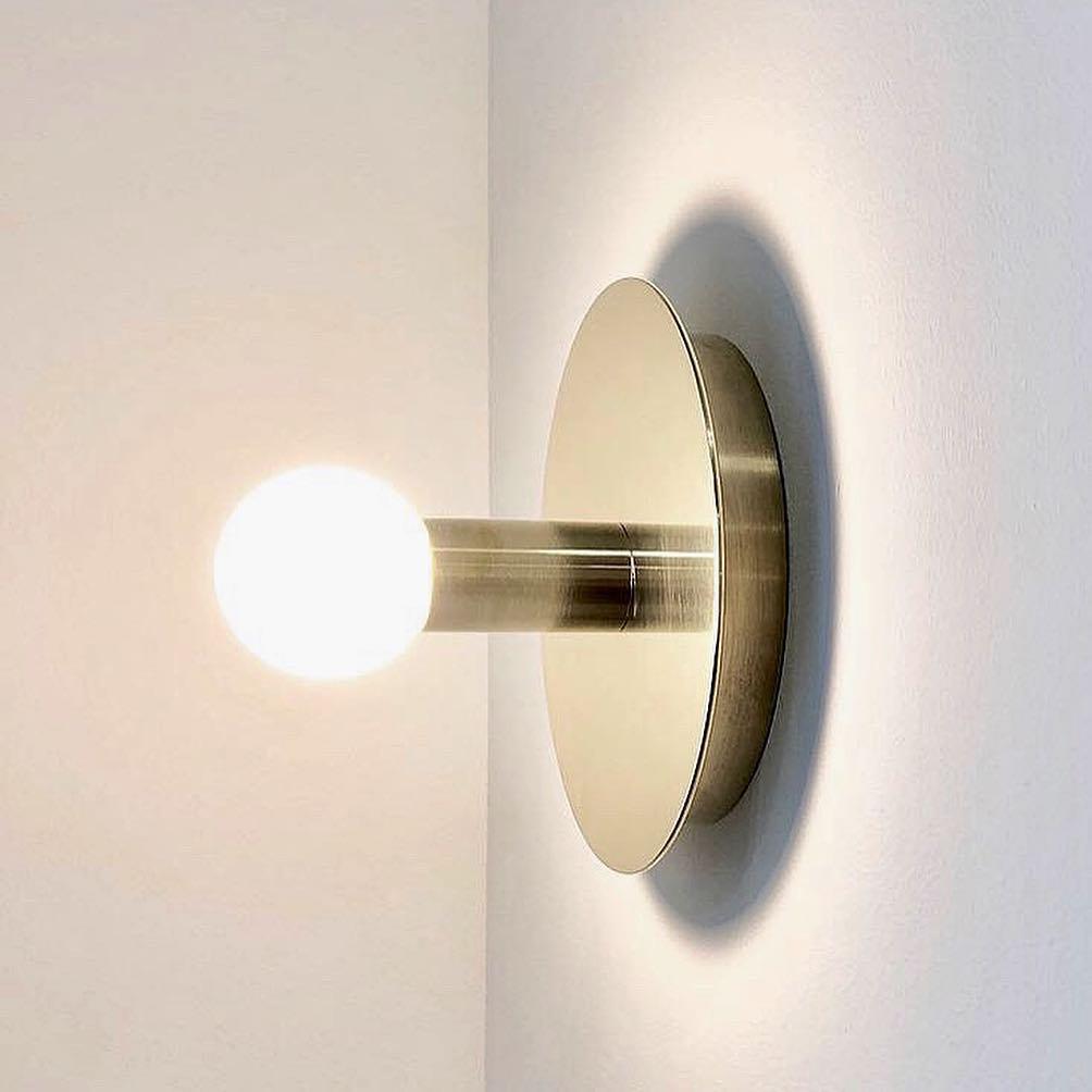 Lustra Wall Lamp Brass Bulb-Neutral Decor
