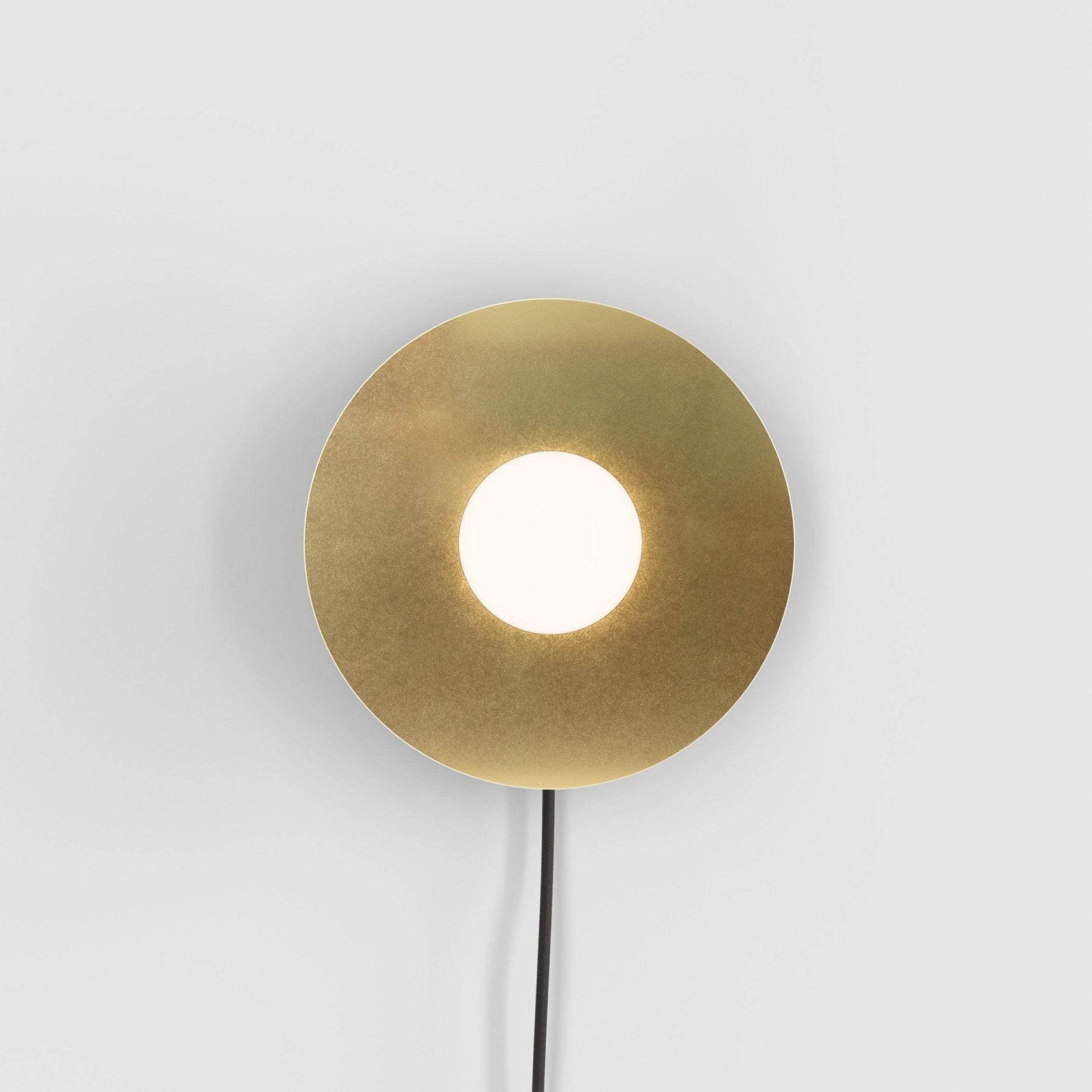 Lustra Wall Lamp Brass Bulb-Neutral Decor