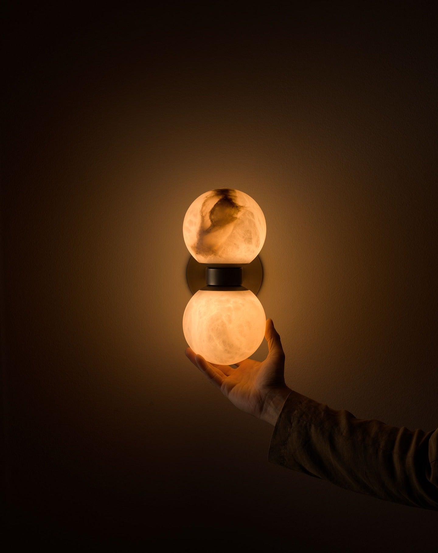 Lush Globe Alabaster Wall Lamp-Neutral Decor