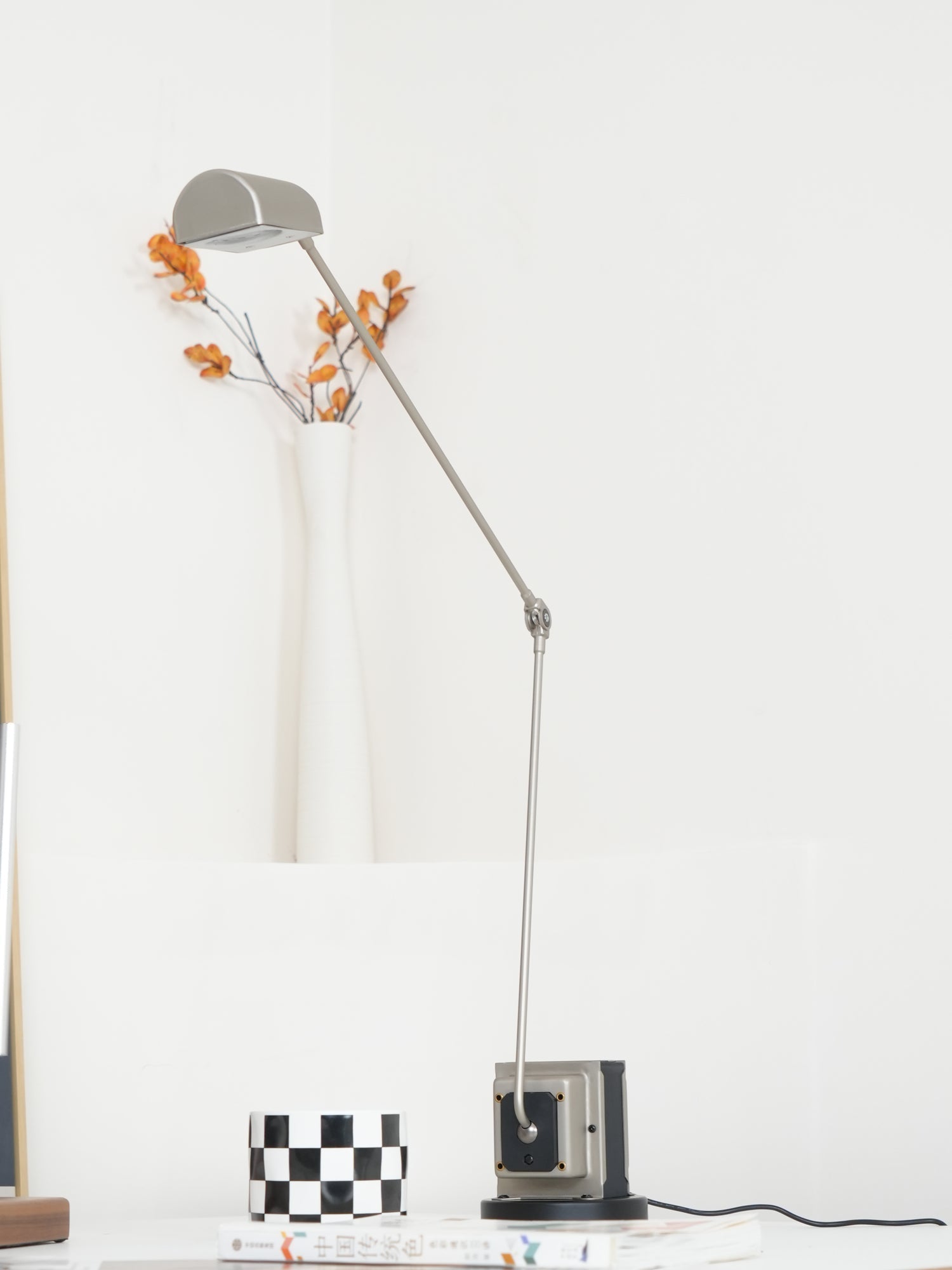 Orvyn Minimalist Table Lamp-Neutral Decor