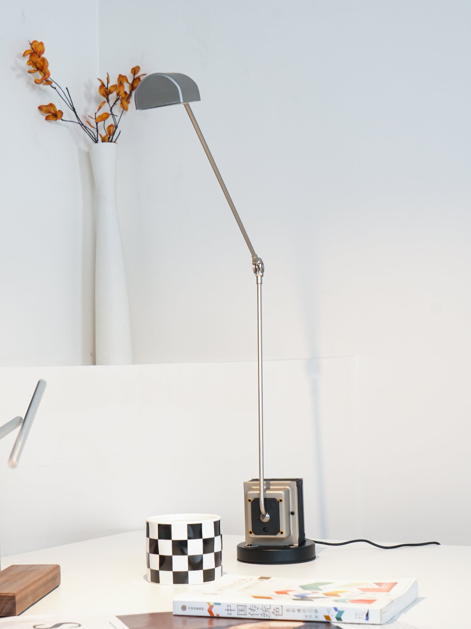 Orvyn Minimalist Table Lamp-Neutral Decor