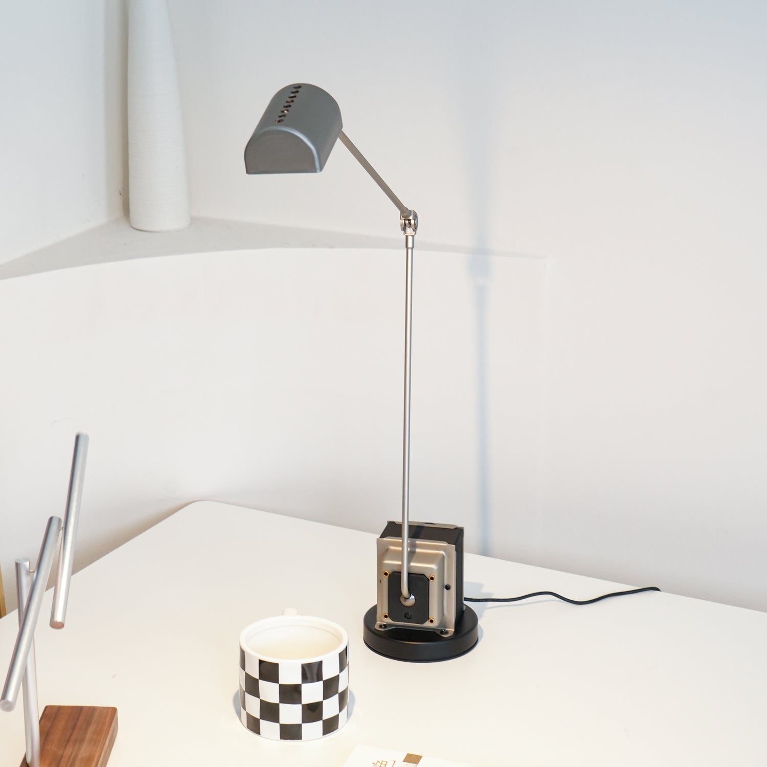 Orvyn Minimalist Table Lamp-Neutral Decor