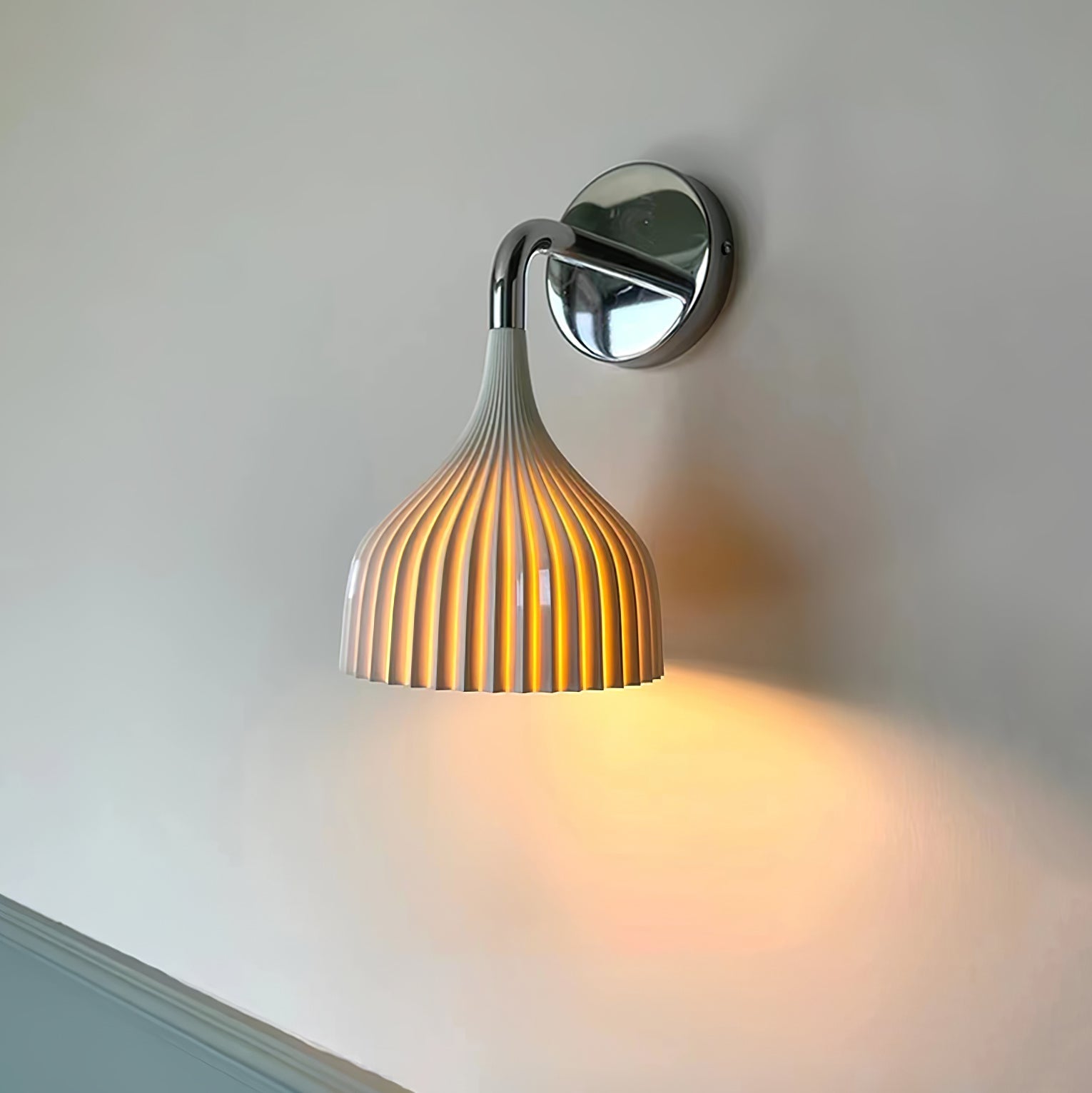 Aurzorus Modern Minimalist Plastic Wall Lamp-Neutral Decor