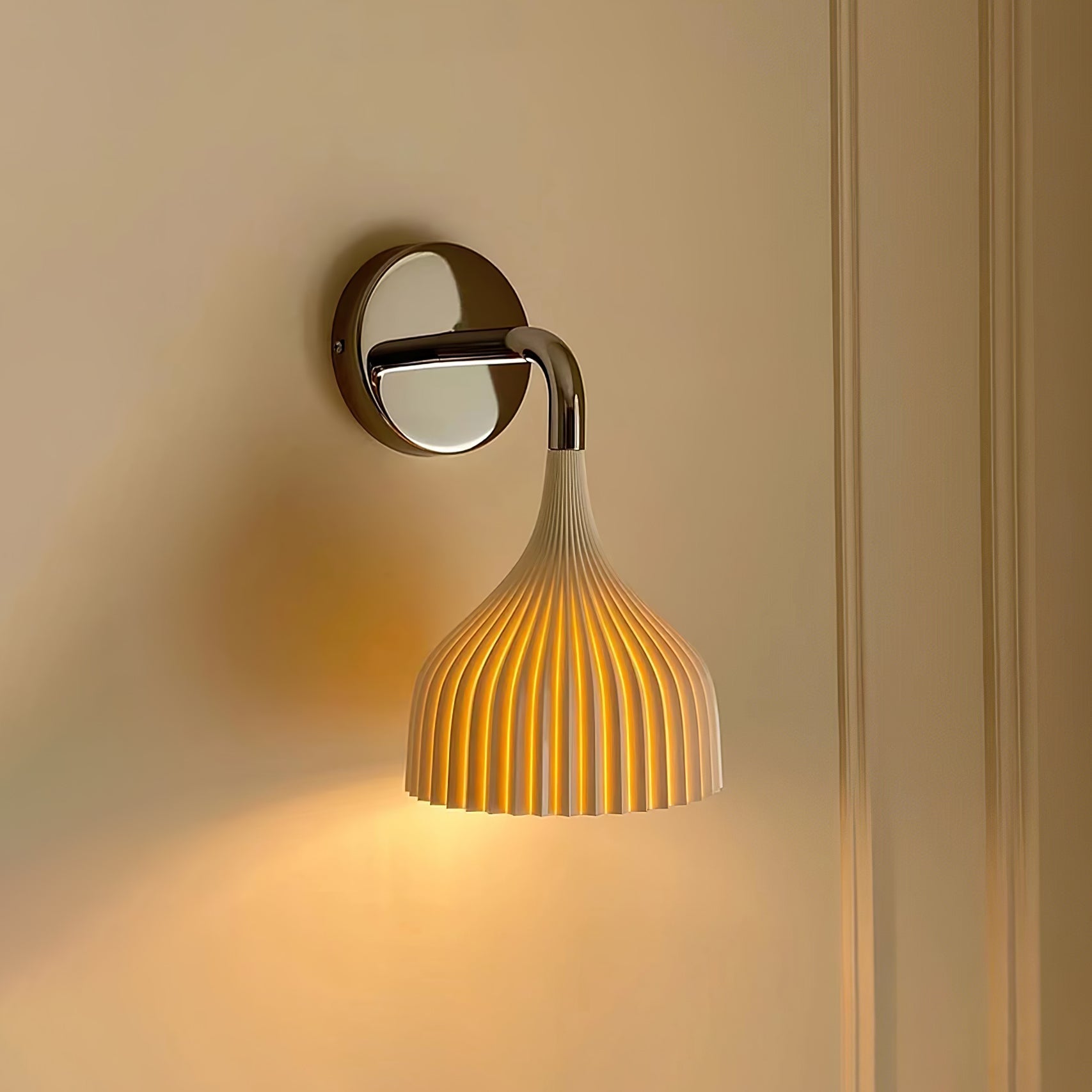 Aurzorus Modern Minimalist Plastic Wall Lamp-Neutral Decor