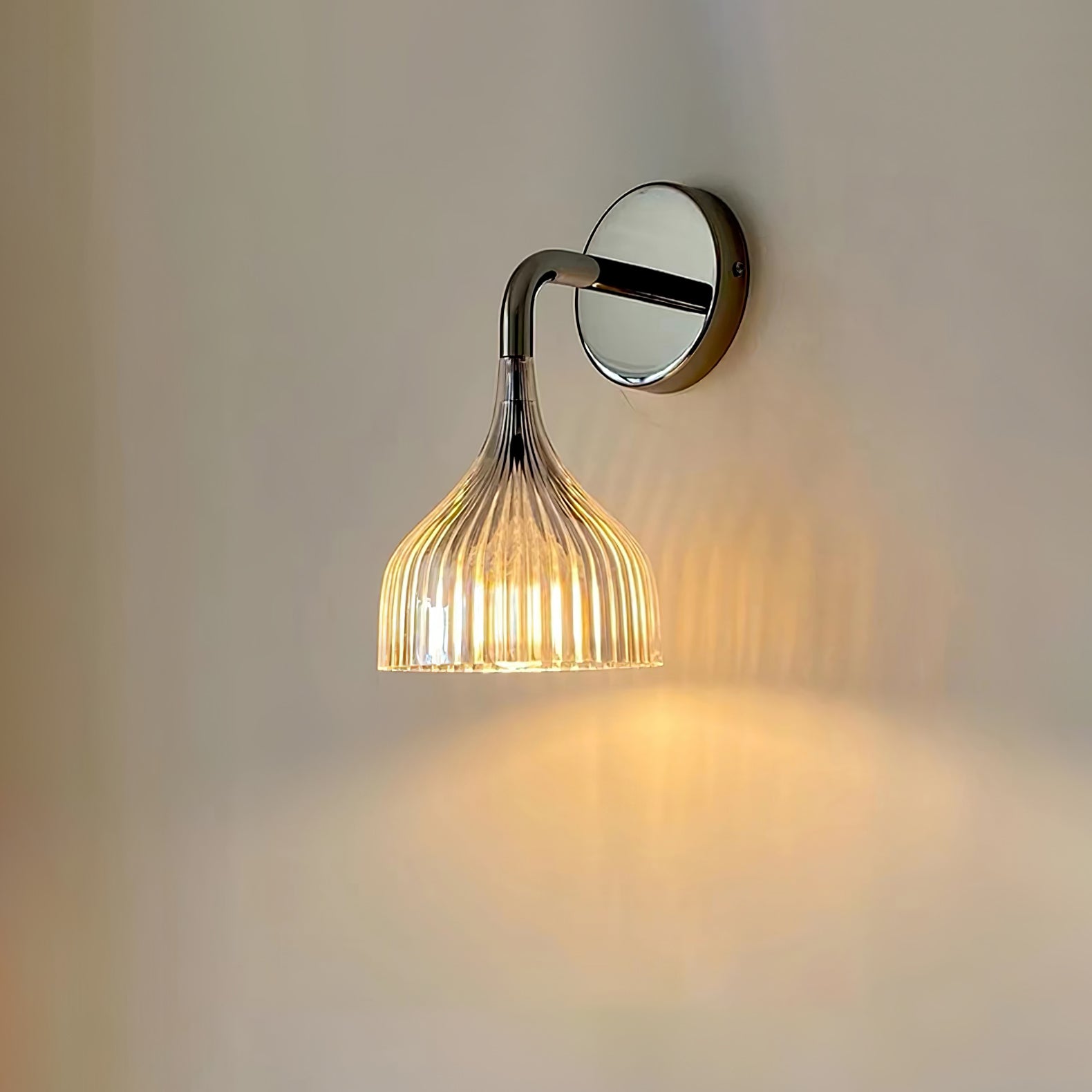Aurzorus Modern Minimalist Plastic Wall Lamp-Neutral Decor