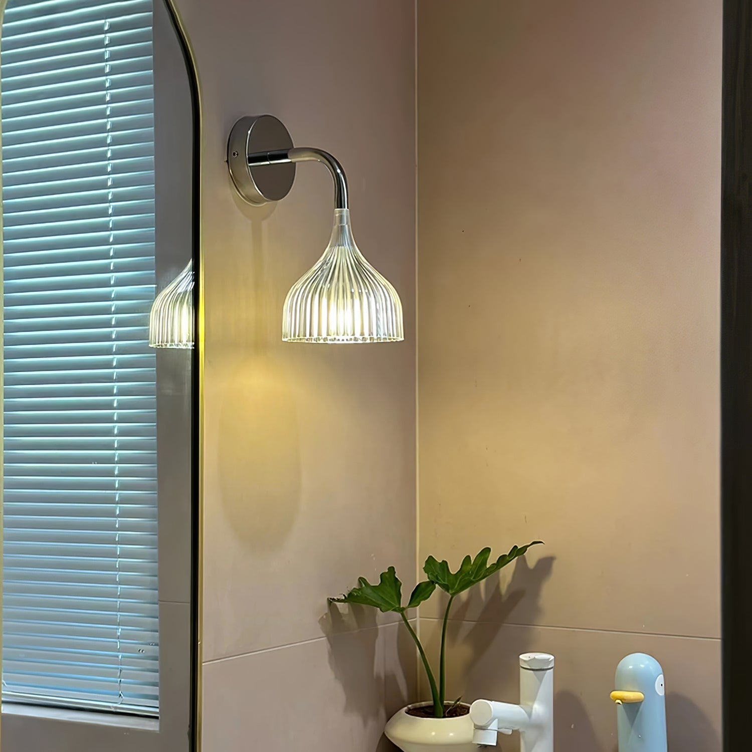 Aurzorus Modern Minimalist Plastic Wall Lamp-Neutral Decor