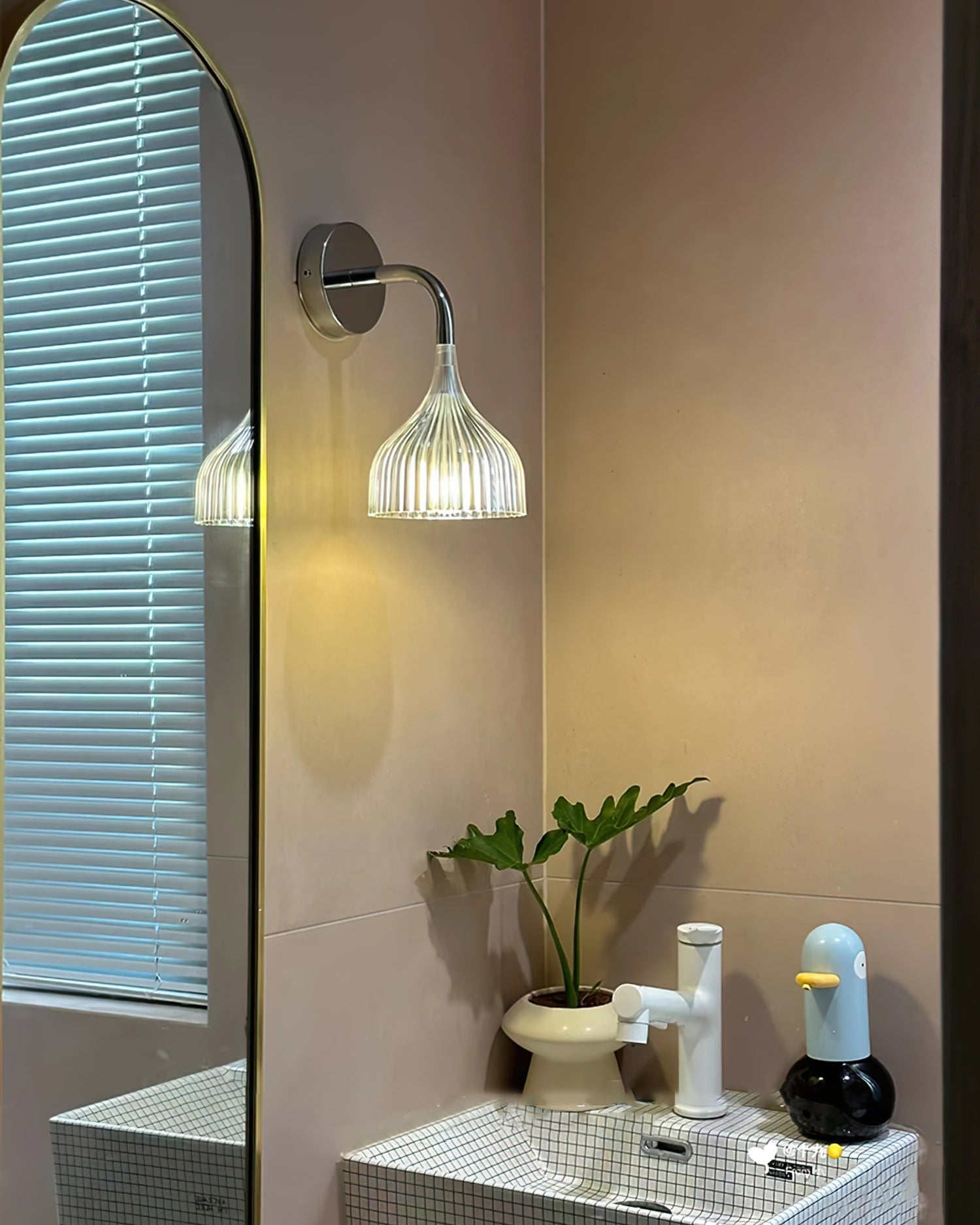 Aurzorus Modern Minimalist Plastic Wall Lamp-Neutral Decor