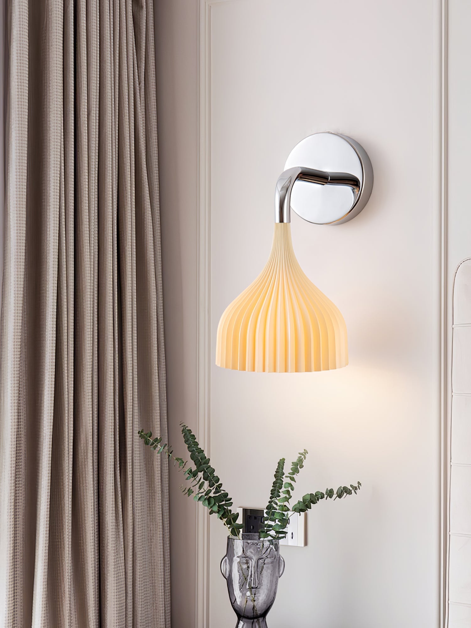 Aurzorus Modern Minimalist Plastic Wall Lamp-Neutral Decor