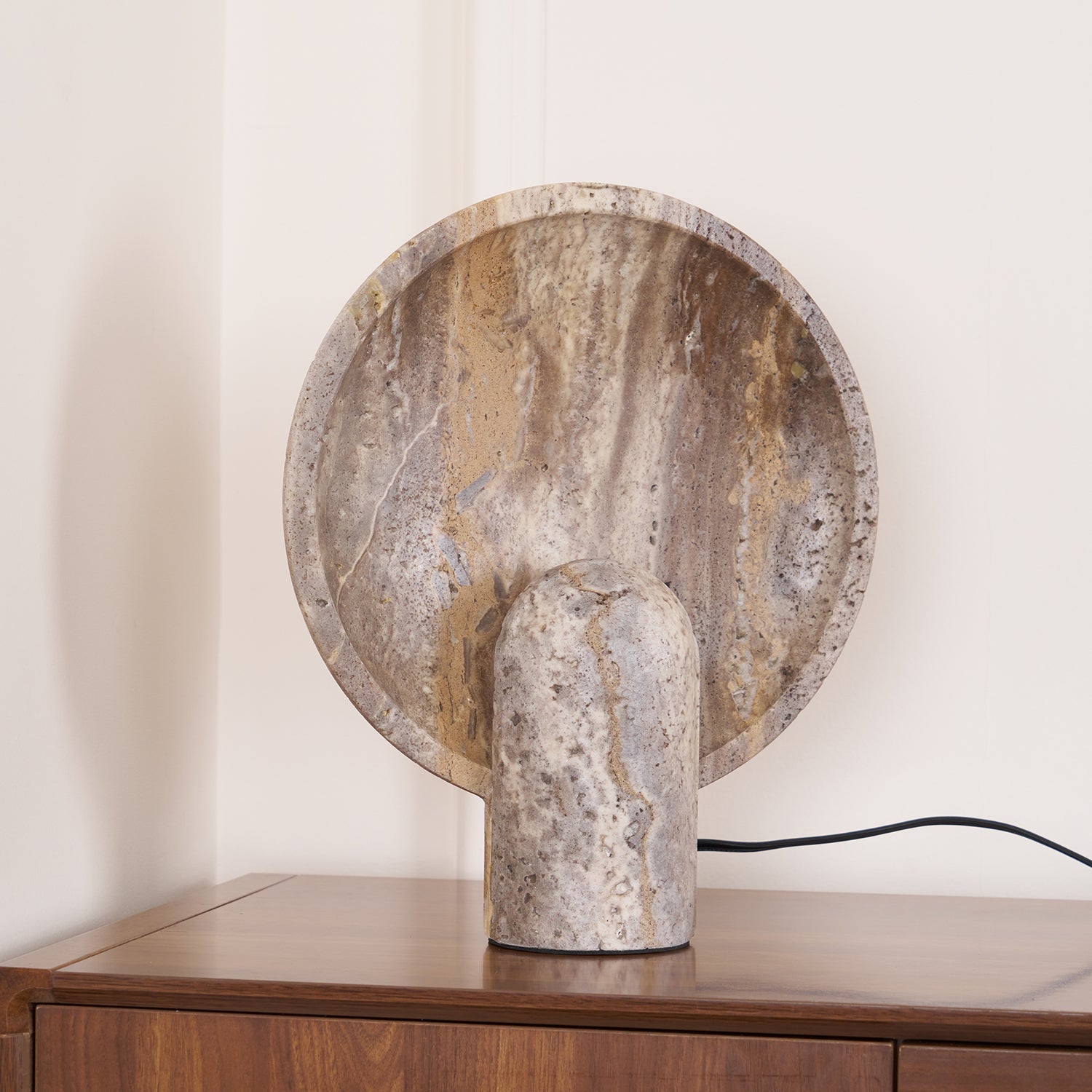 Valemu Saucer-Base Travertine Table Lamp-Neutral Decor