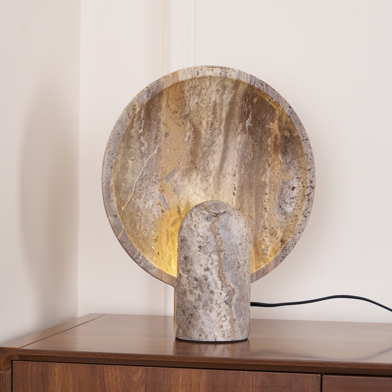 Valemu Saucer-Base Travertine Table Lamp-Neutral Decor