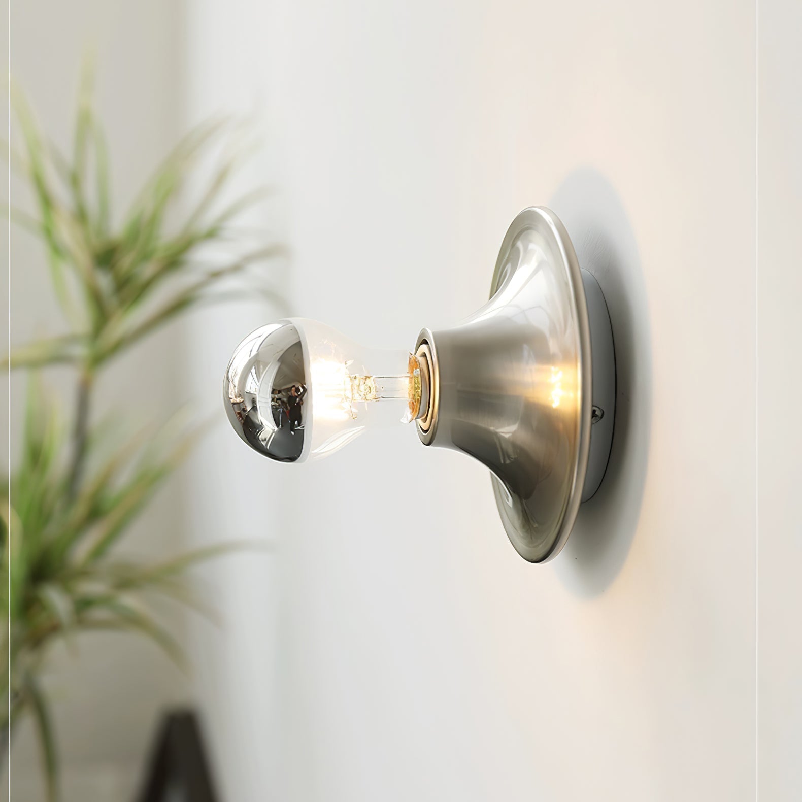 Ortheen Modern Minimalist Glass Sconce Wall lamp-Neutral Decor