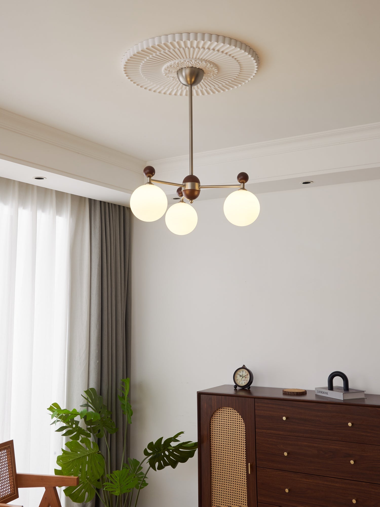 Cimirora Traditional Elegance Wood Glass Chandelier-Neutral Decor