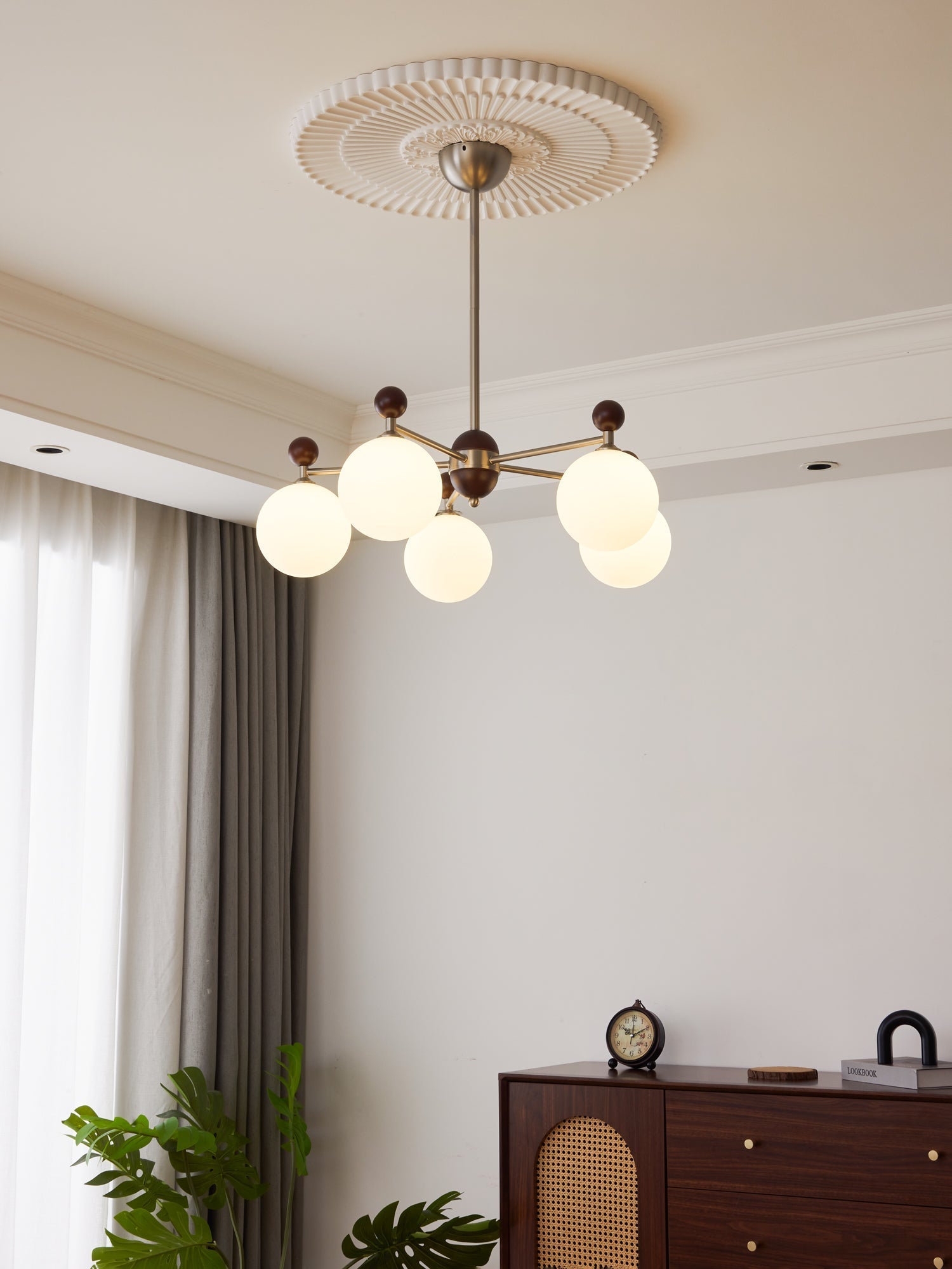 Cimirora Traditional Elegance Wood Glass Chandelier-Neutral Decor