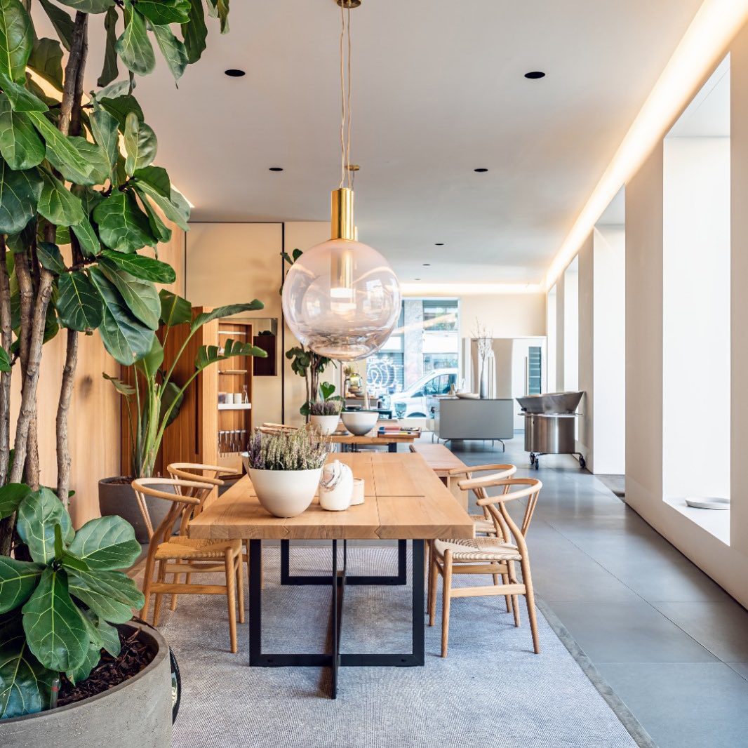 Aeris Minimalist Glass Pendant Lamp-Neutral Decor
