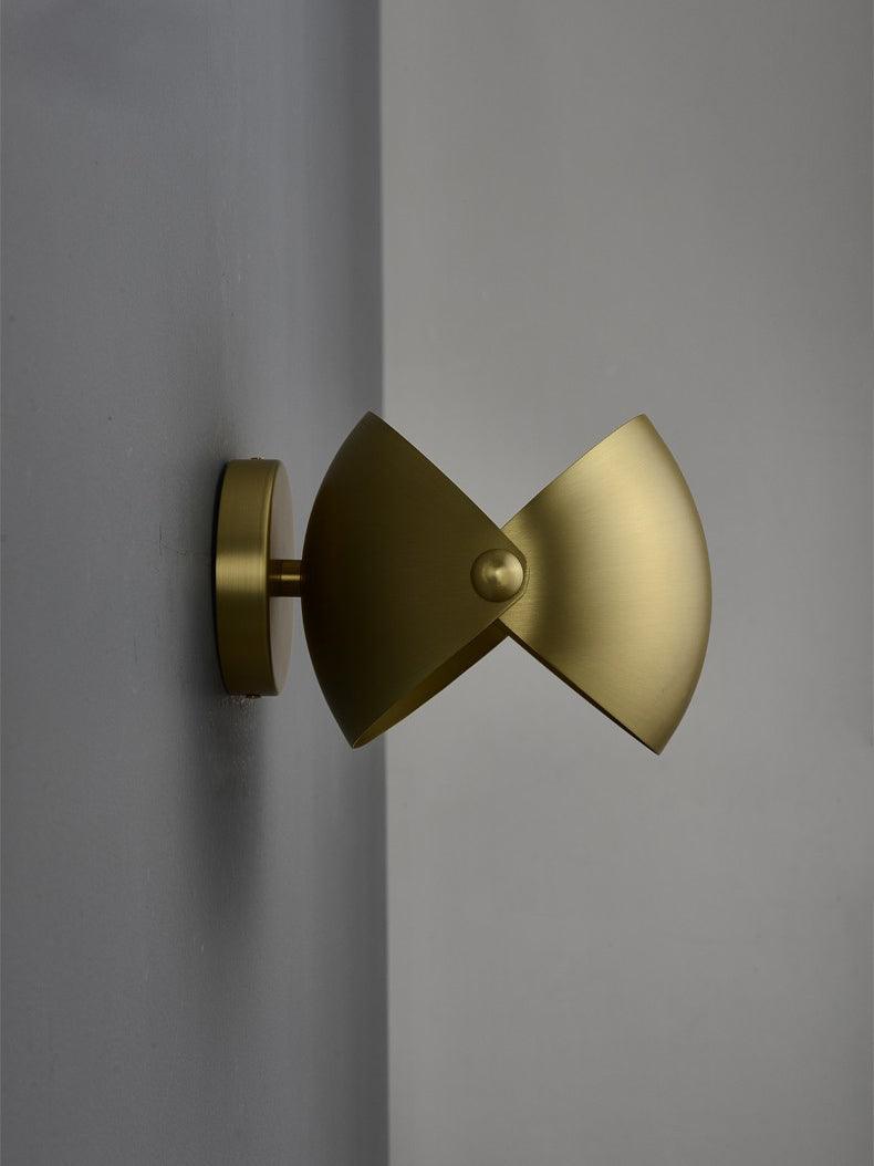 Luno Elegant Brass Wall Lamp-Neutral Decor