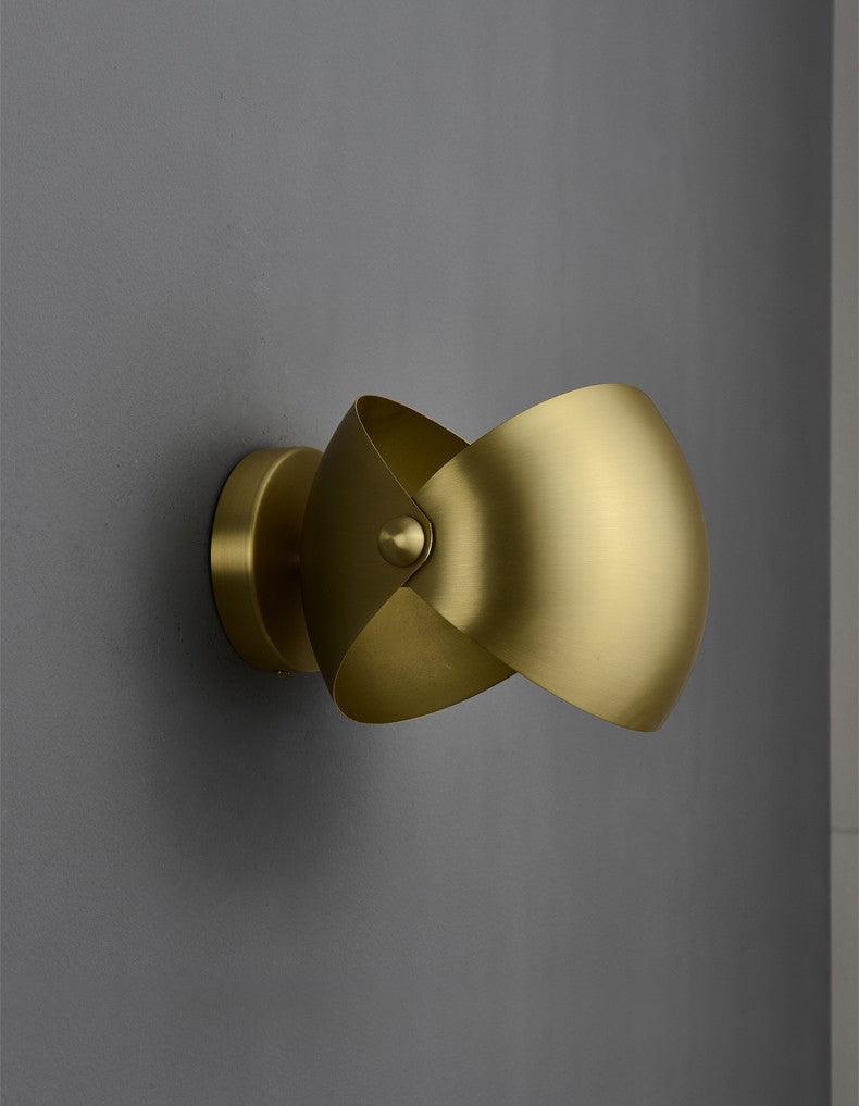 Luno Elegant Brass Wall Lamp-Neutral Decor