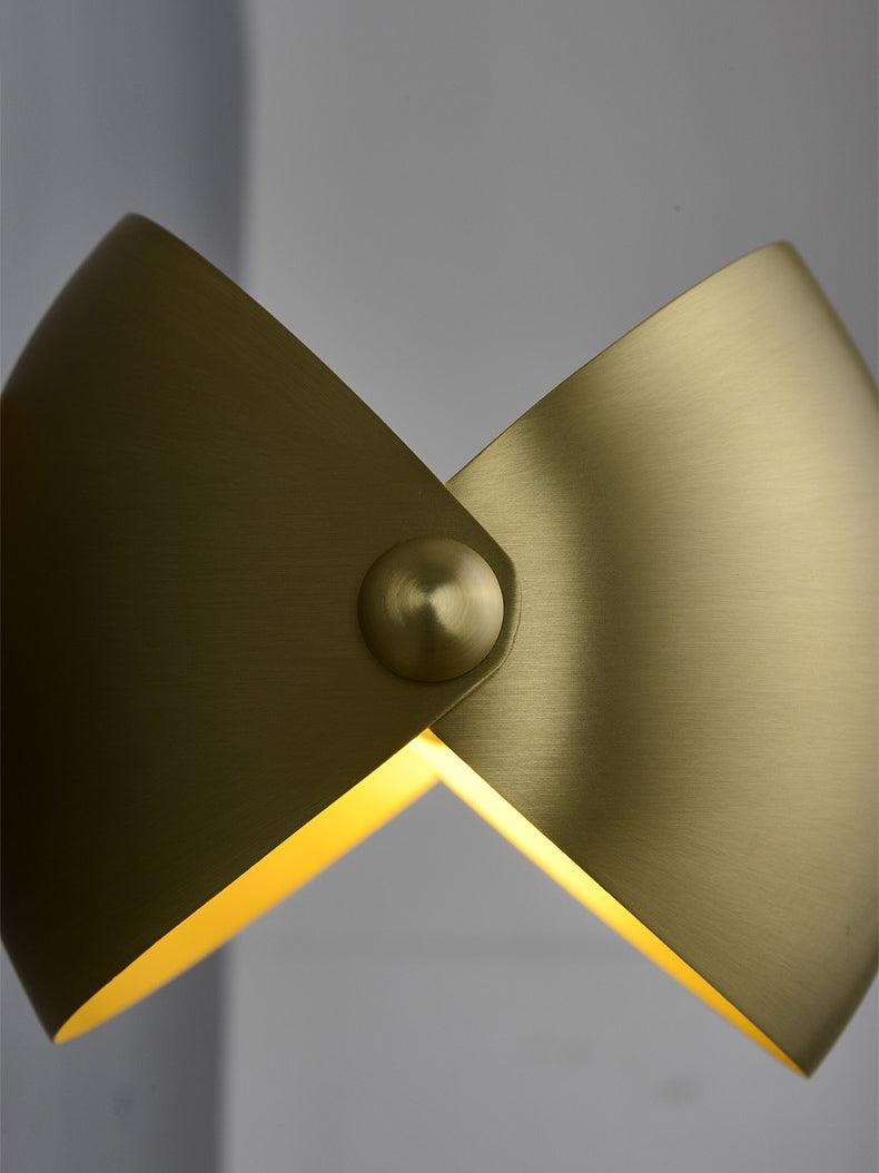 Luno Elegant Brass Wall Lamp-Neutral Decor