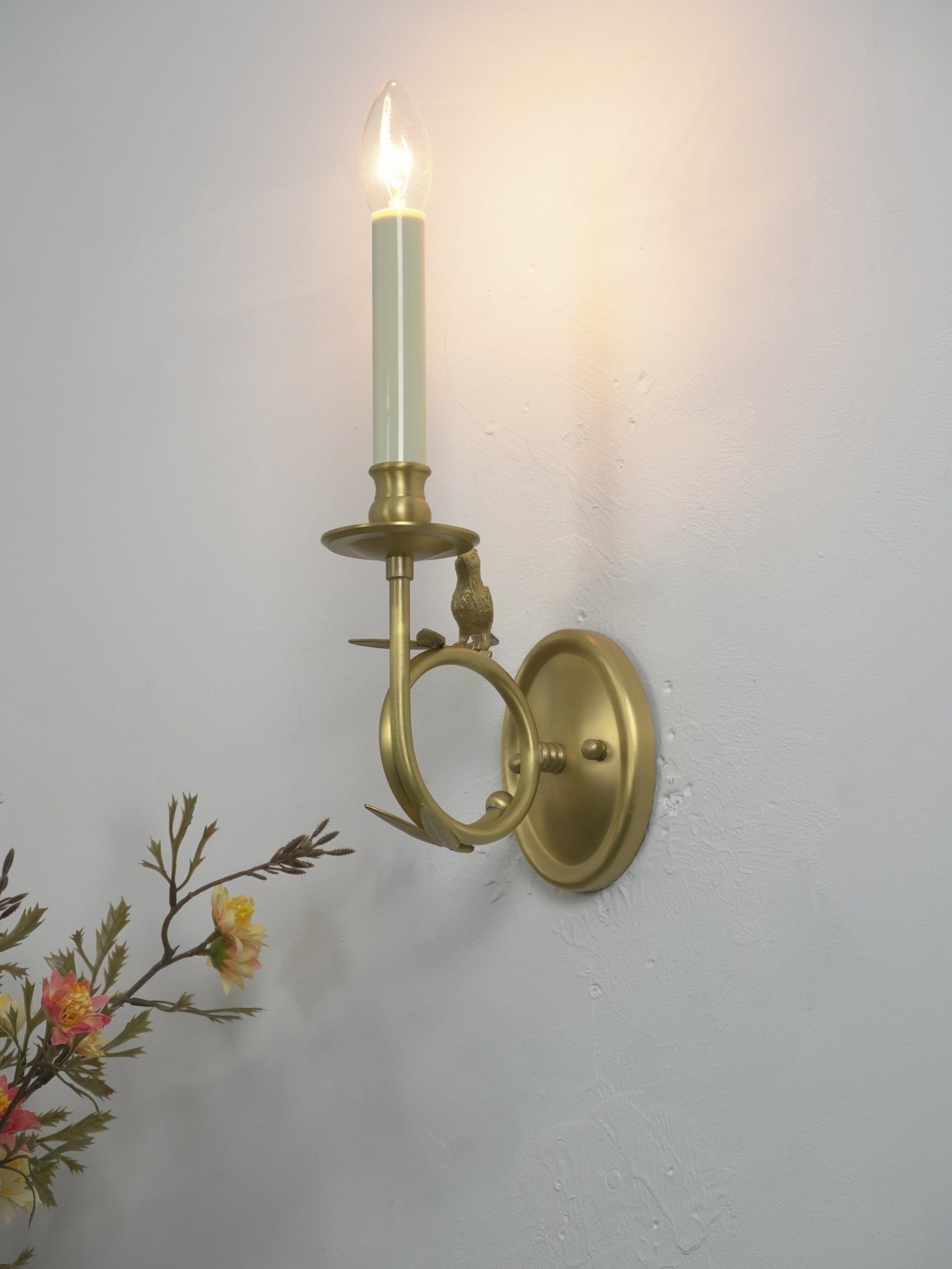 Jexdo Brass Elegant Wall Lamp-Neutral Decor