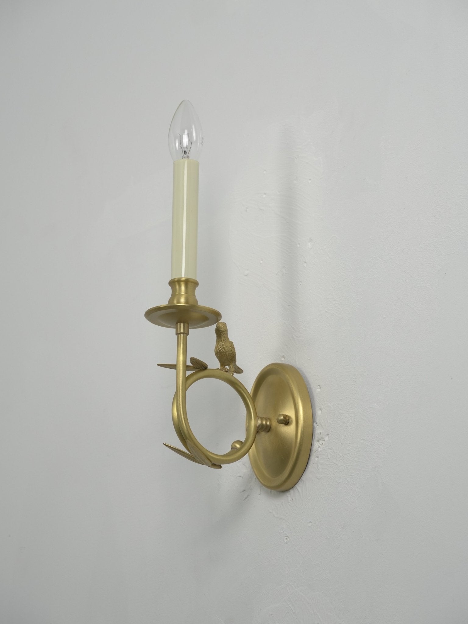 Jexdo Brass Elegant Wall Lamp-Neutral Decor