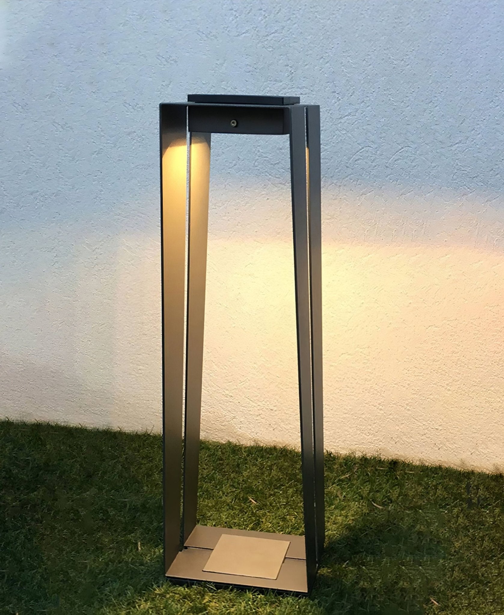 Kovara Solar Outdoor Bollard Light-Neutral Decor
