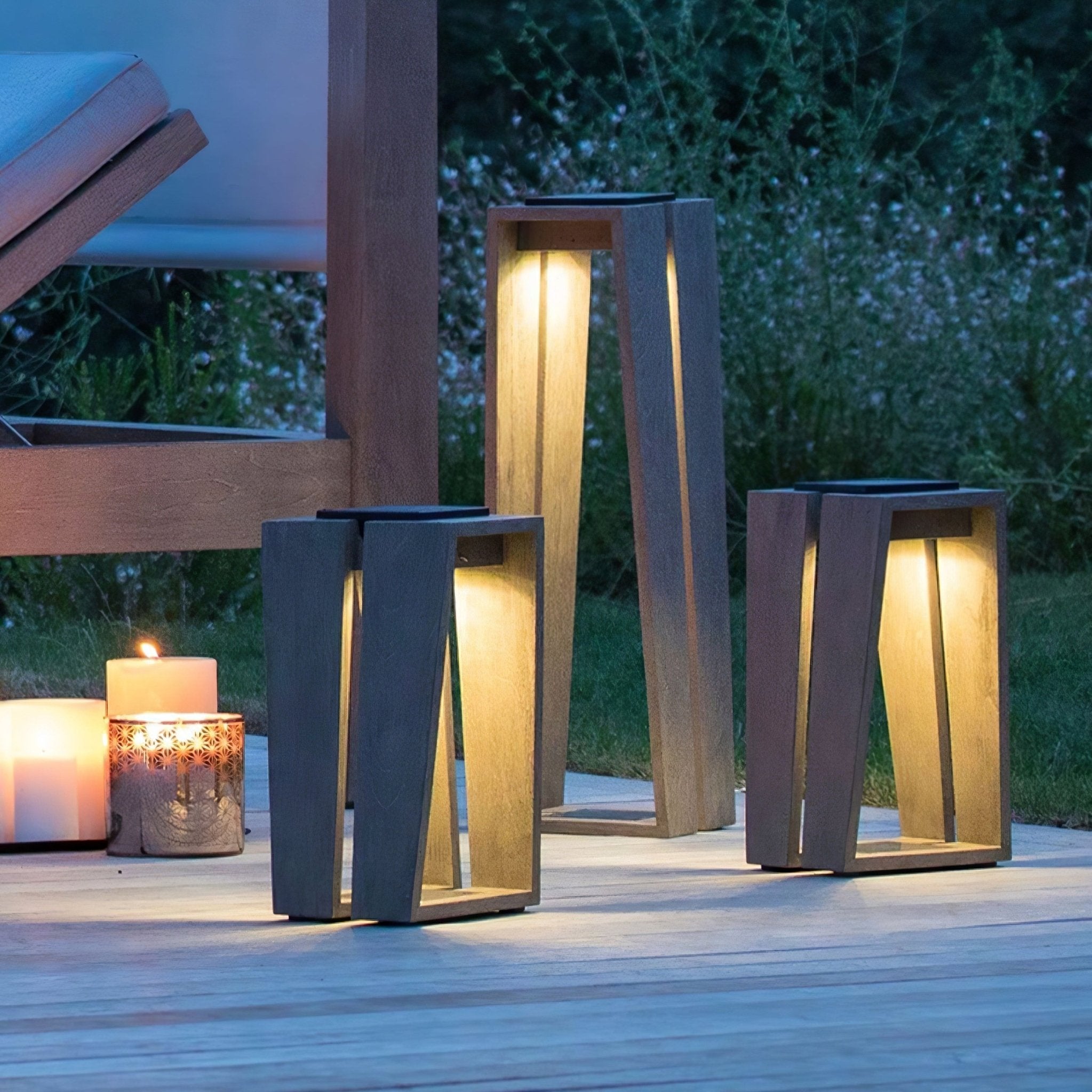 Kovara Solar Outdoor Bollard Light-Neutral Decor