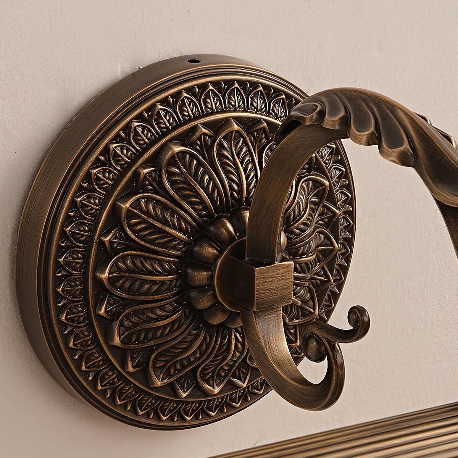 Diagram showing the dimensions of the wide Ellesmere wall sconce.