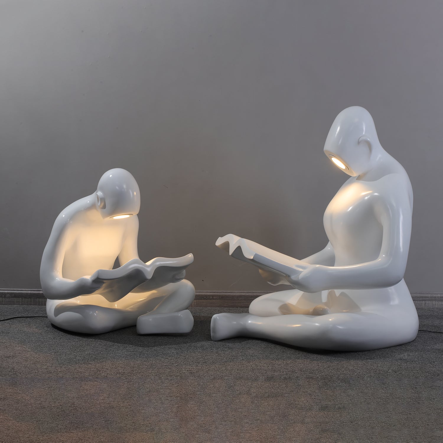 Aulten Reader Sculpture Table Lamp-Neutral Decor