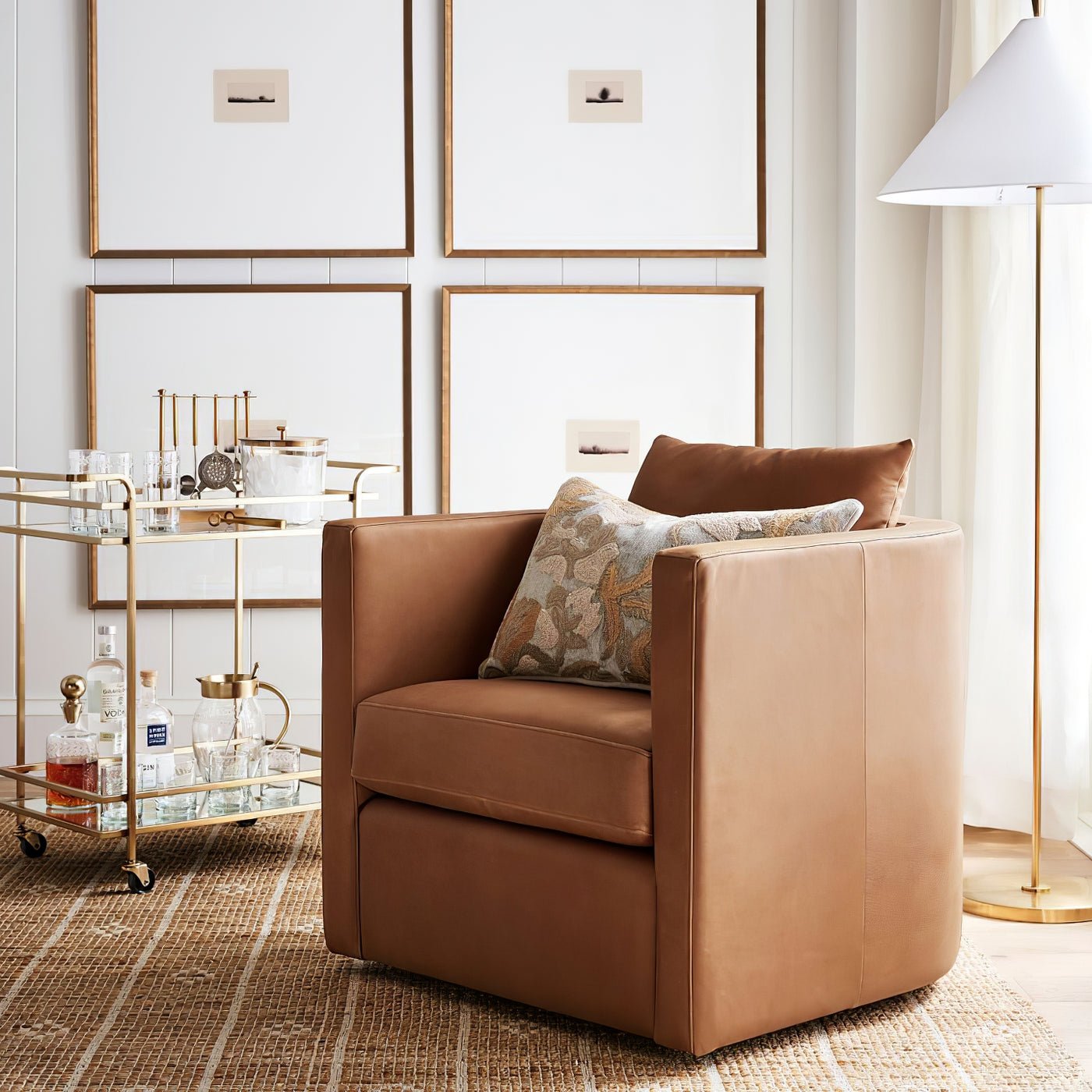 Urath Minimalist Brass Floor Lamp-Neutral Decor