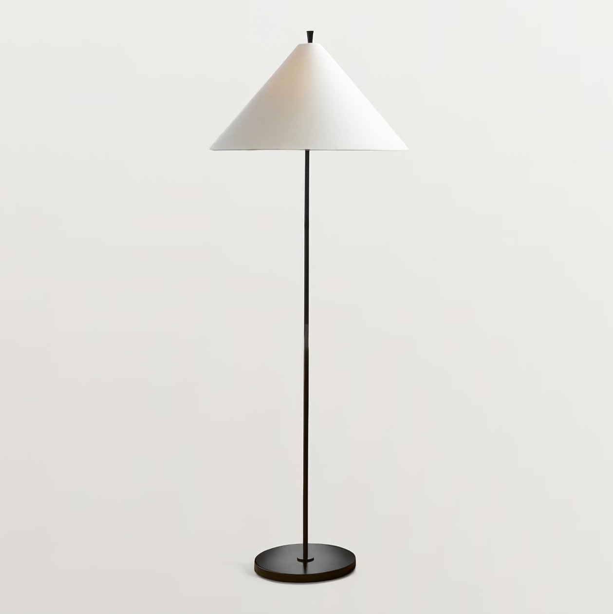 Urath Minimalist Brass Floor Lamp-Neutral Decor