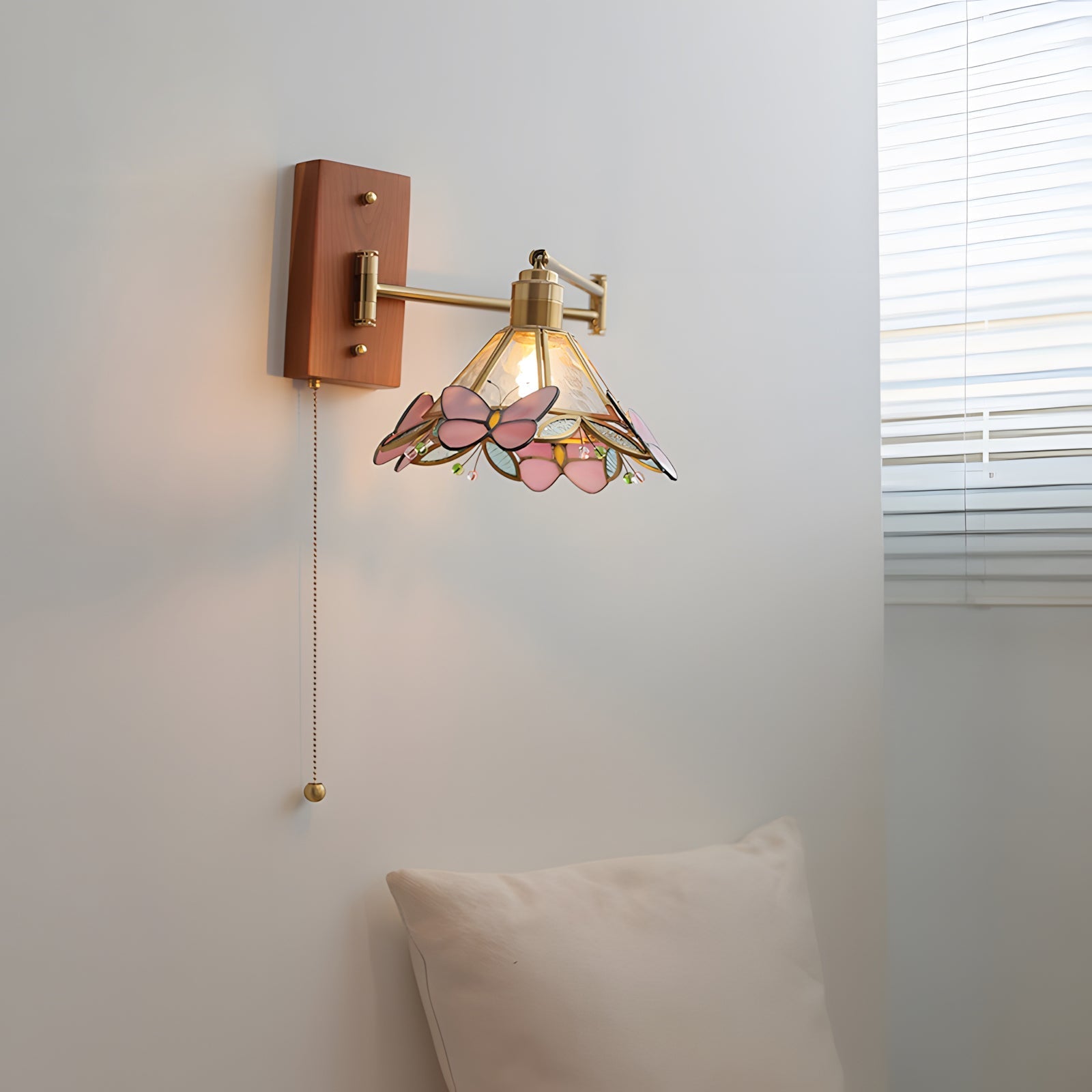 Hazel Wall Lamp