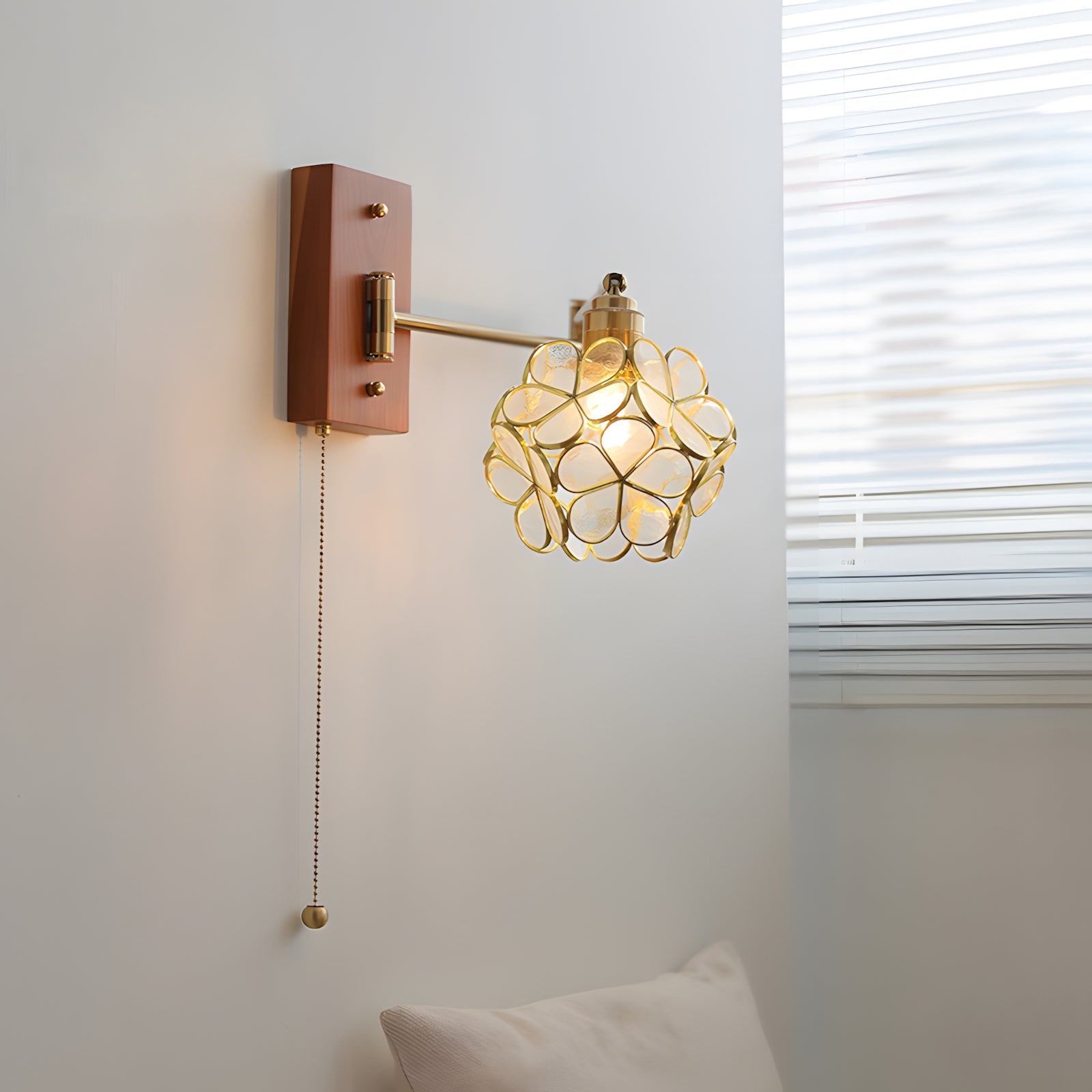 Hazel Wall Lamp