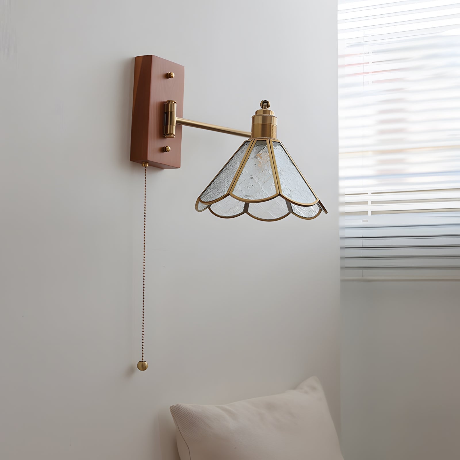 Hazel Wall Lamp