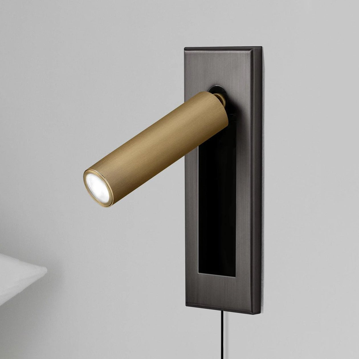 Phelion Embedded Bedside Plug-in Sconce Wall lamp-Neutral Decor