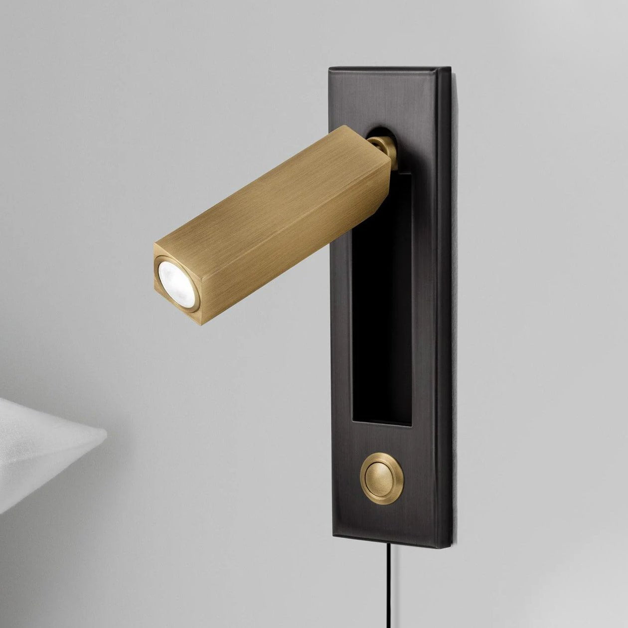 Phelion Embedded Bedside Plug-in Sconce Wall lamp-Neutral Decor
