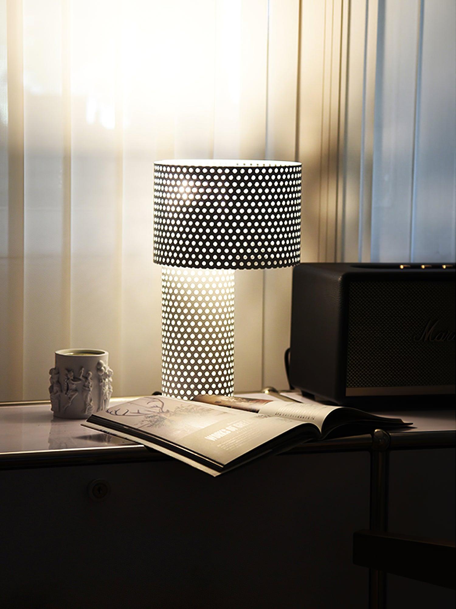 Ilsolyra Table Lamp-Neutral Decor