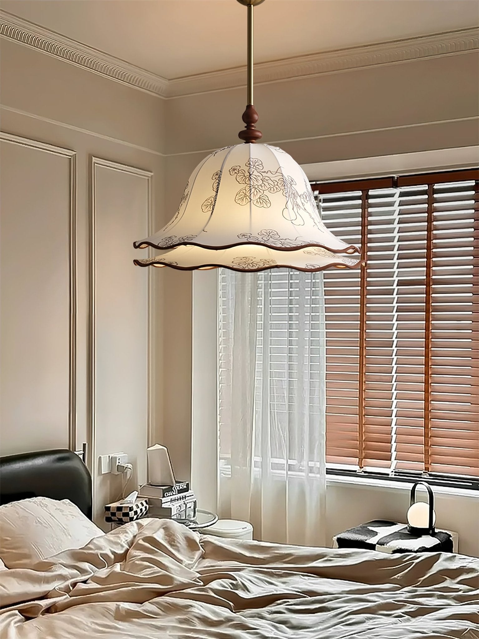Ilsilis Traditional Elegance Floral Fabric Wood Pendant Lamp-Neutral Decor