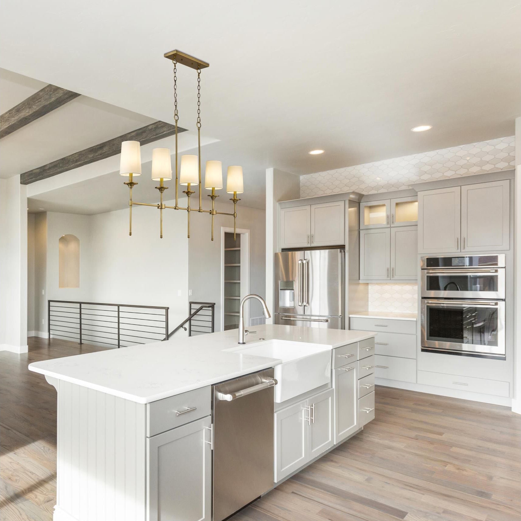 Sawyer Linear Pendant Light