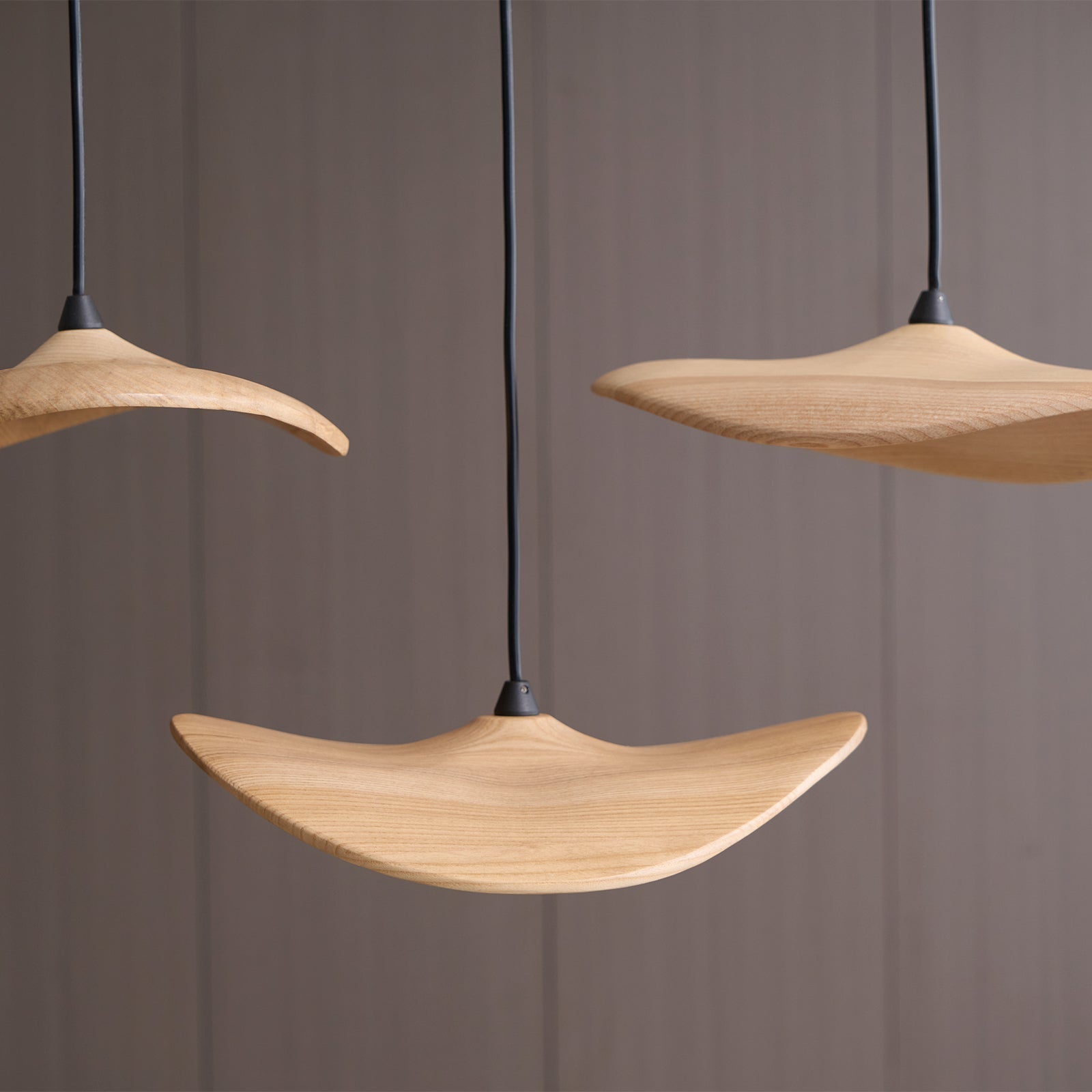 Abbott Modern Minimalist Empty Leaf Wood Chandelier-Neutral Decor