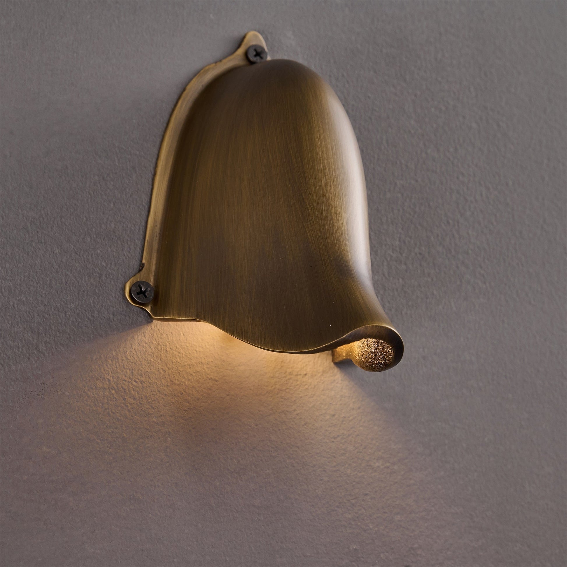 Enoki Wall Lamp in Glossy Copper, detail of the dome.