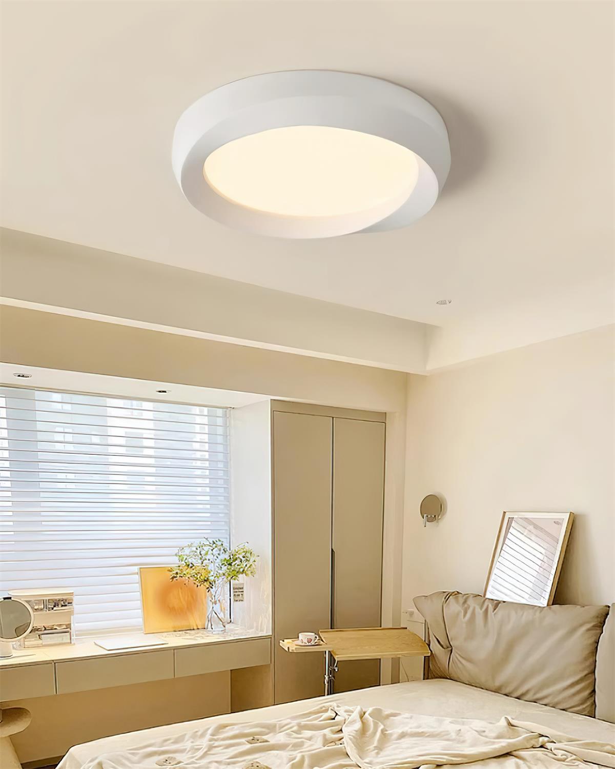 Ceiling Lamp Resin with Soft Curved Frame in Neutral Tones