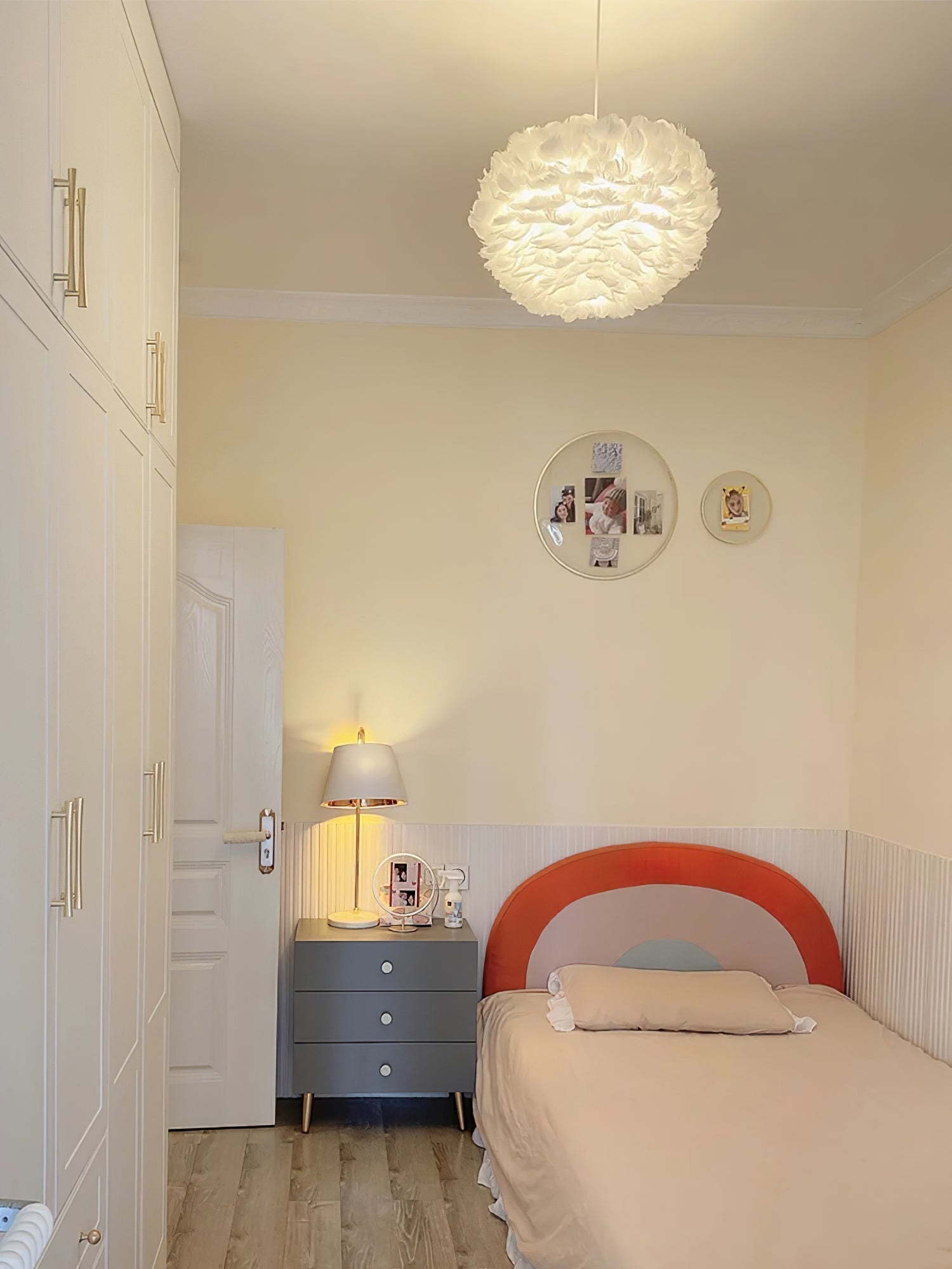Deveno Feathers Pendant Lamp-Neutral Decor