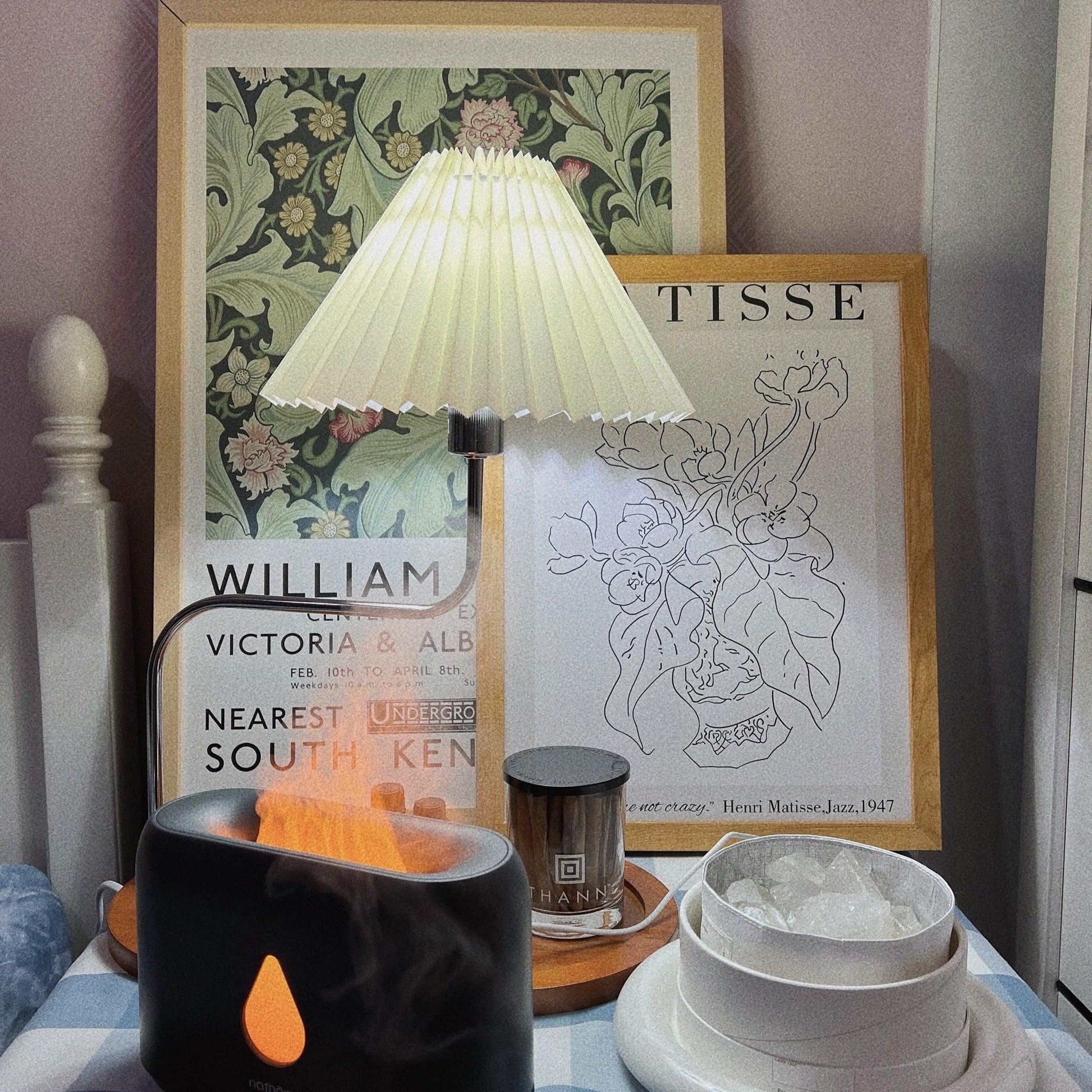 Ornelle Wood Fabric Artistic Table Lamp-Neutral Decor