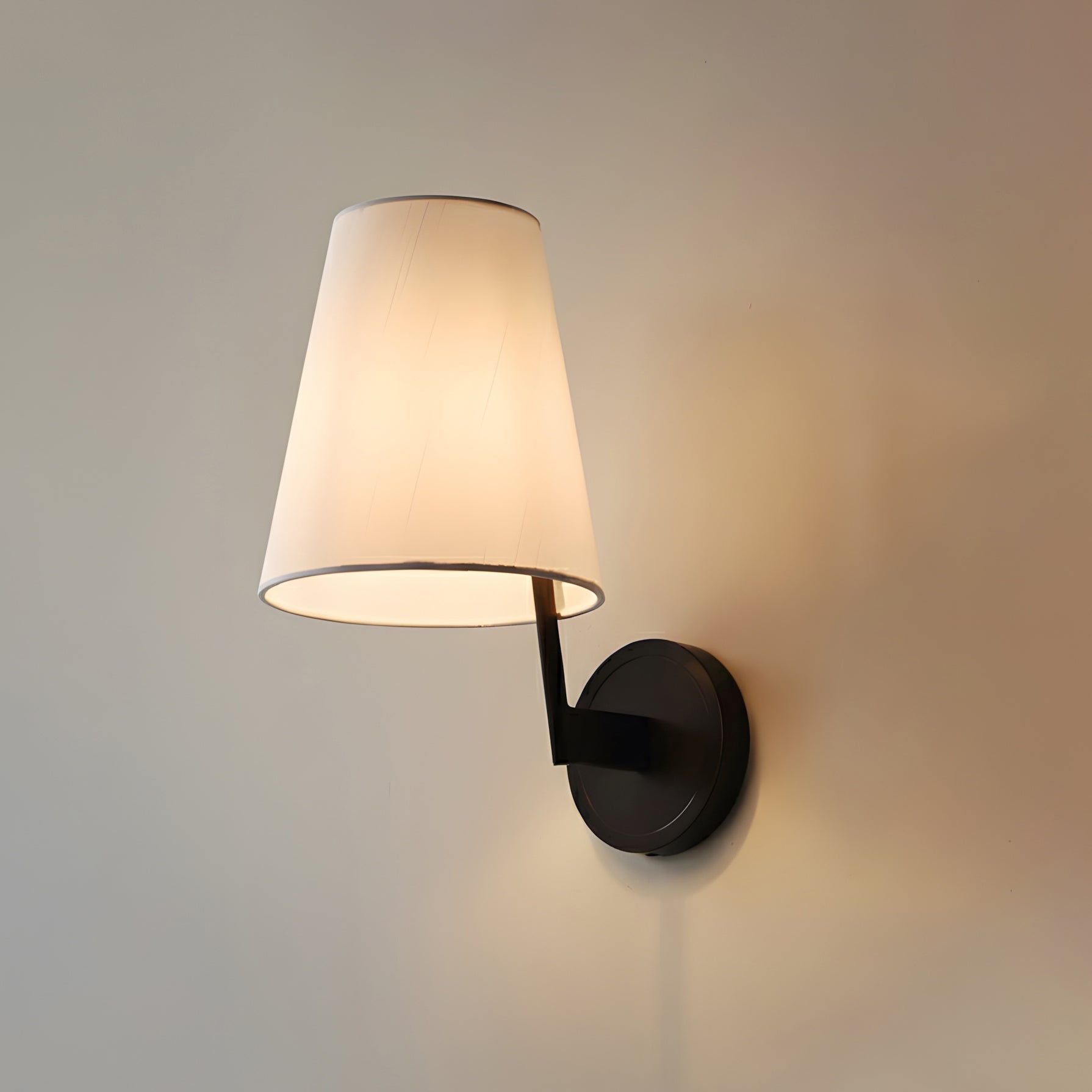 Jude Wall Lamp
