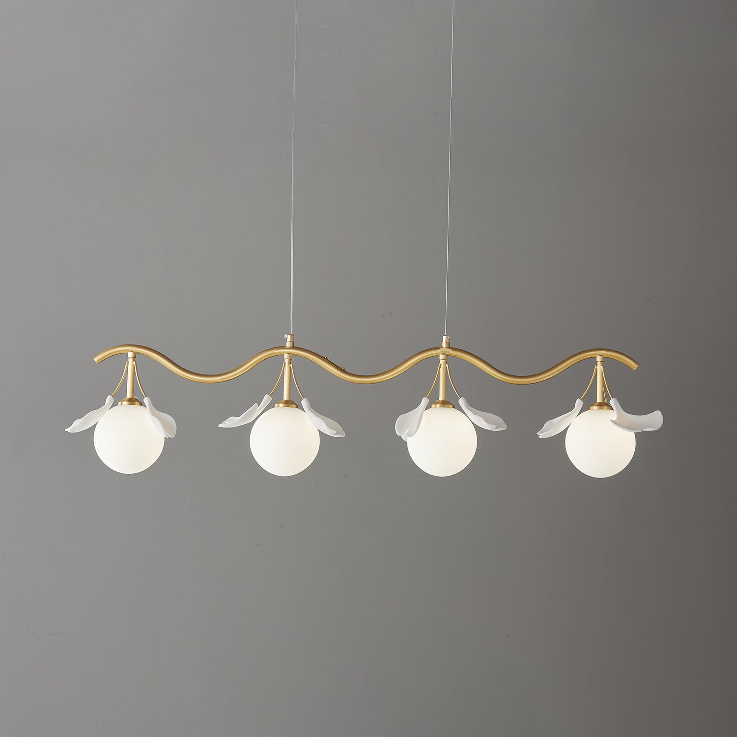 Hunell Floral Brass Chandelier-Neutral Decor