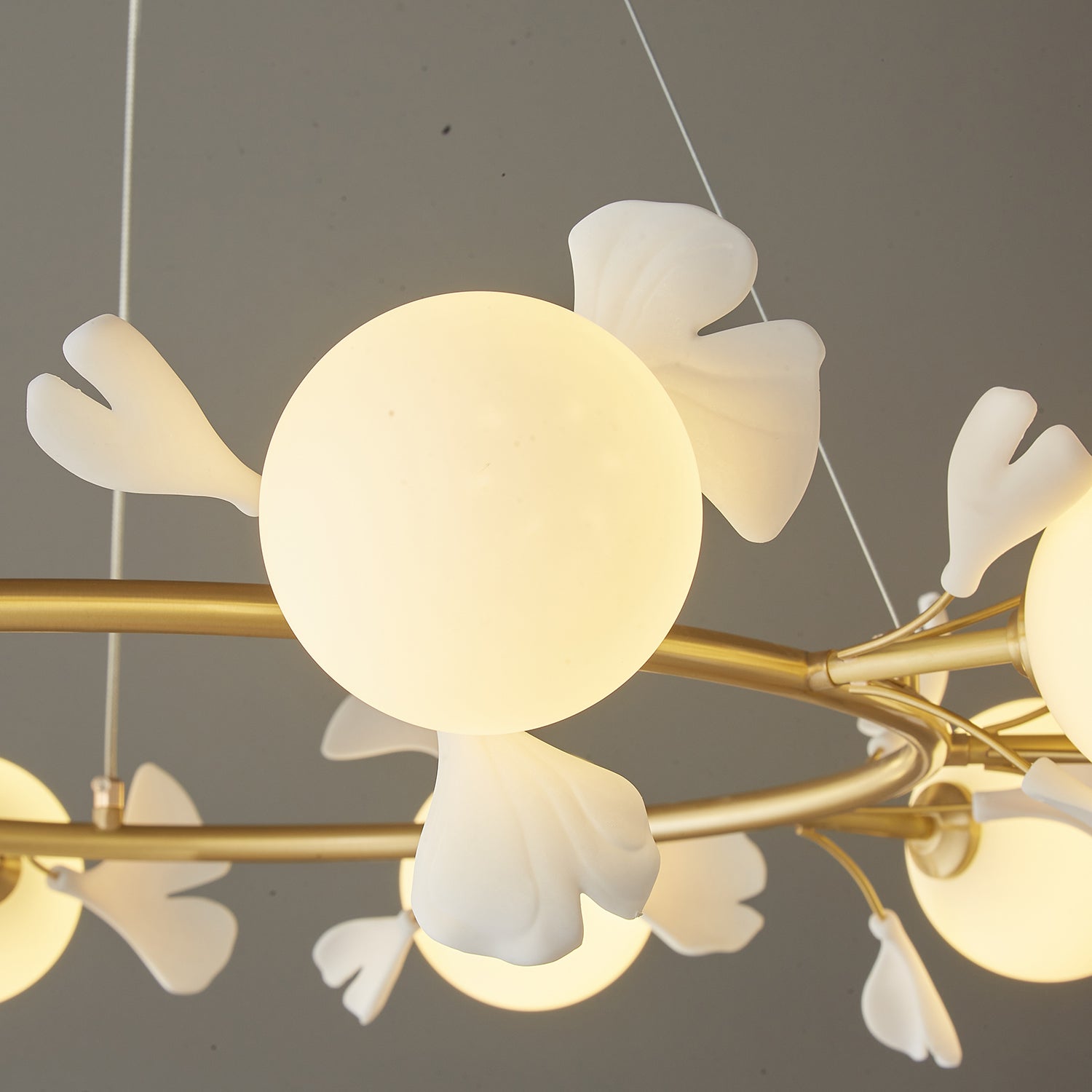 Hunell Floral Brass Chandelier-Neutral Decor